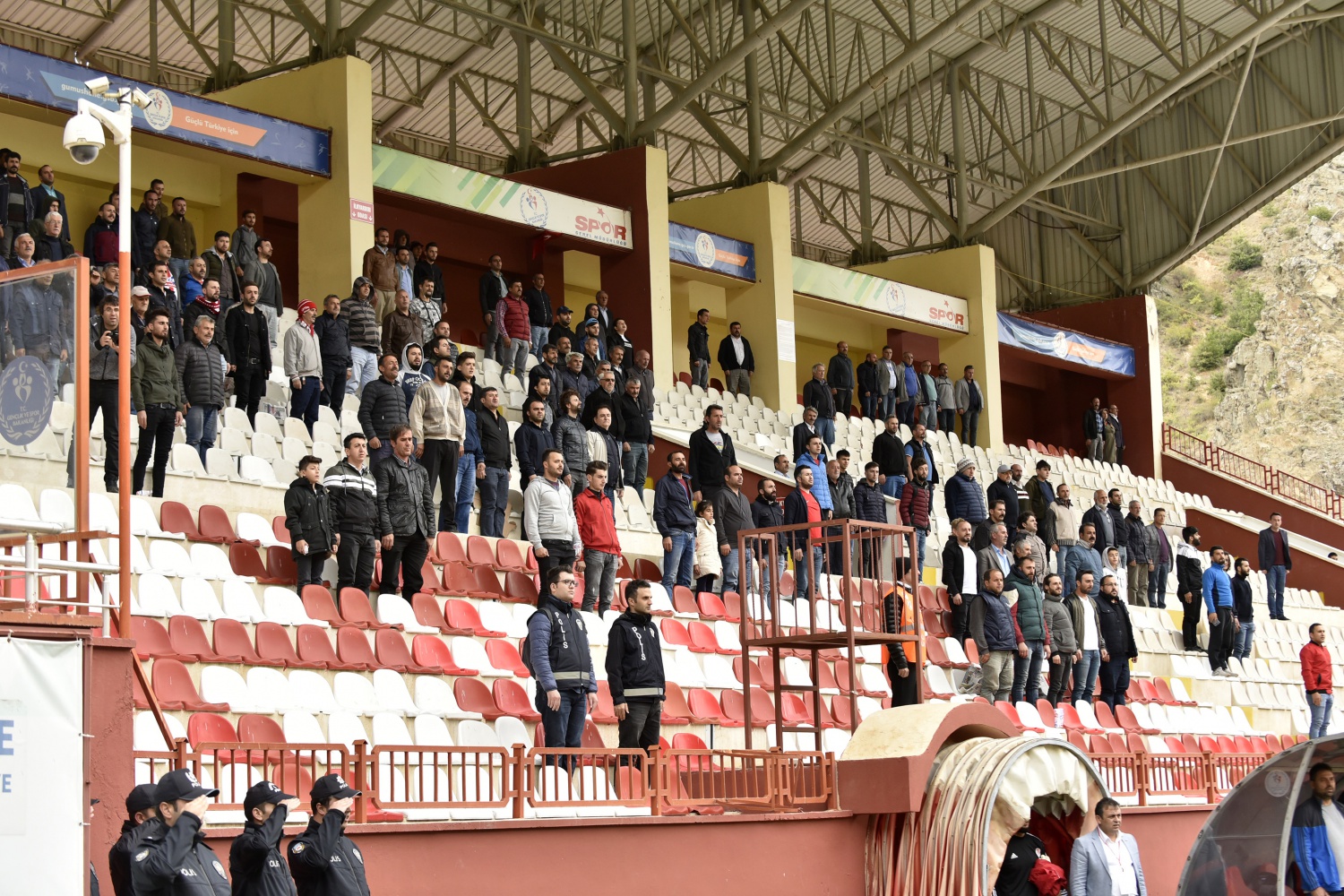 Gümüş evinde 1 puana razı oldu: 1-1 15