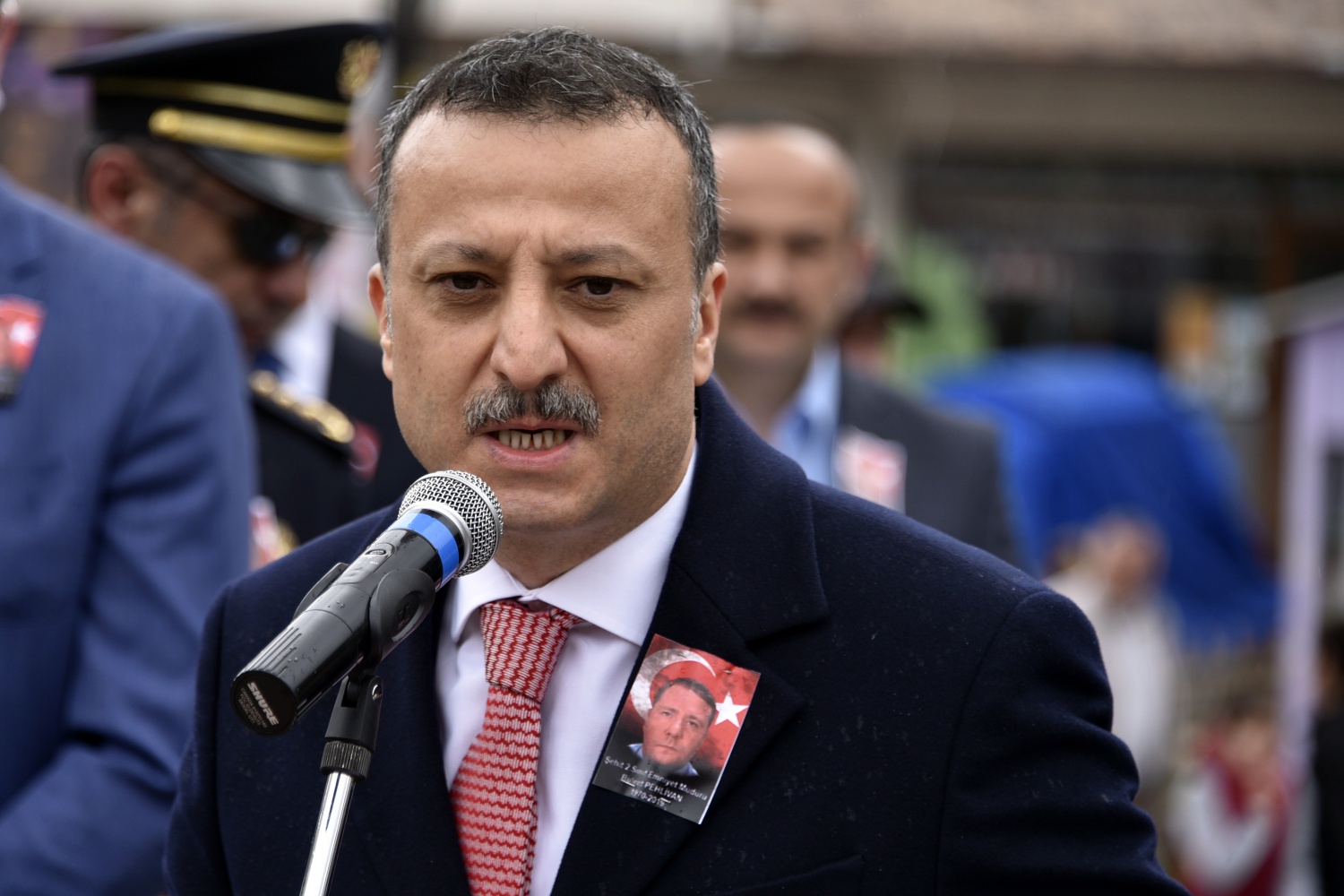 Pehlivan müdür memleketine uğurlandı 8