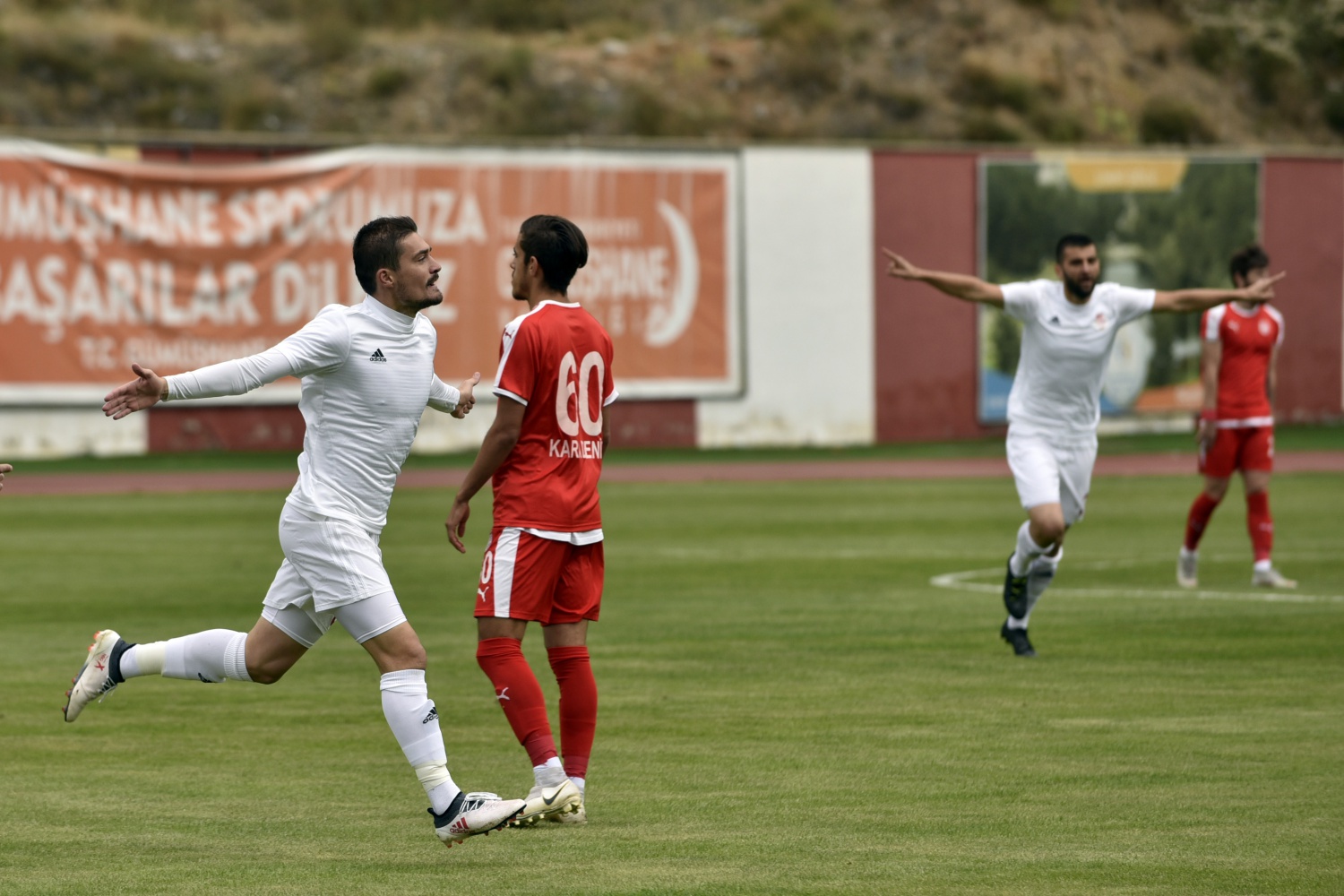 Gümüş evinde 1 puana razı oldu: 1-1 18