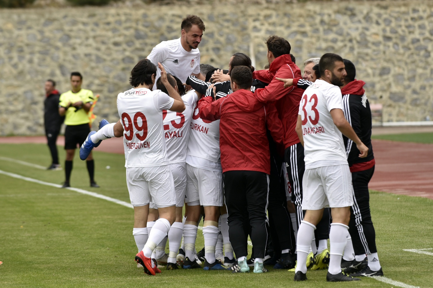 Gümüş evinde 1 puana razı oldu: 1-1 28