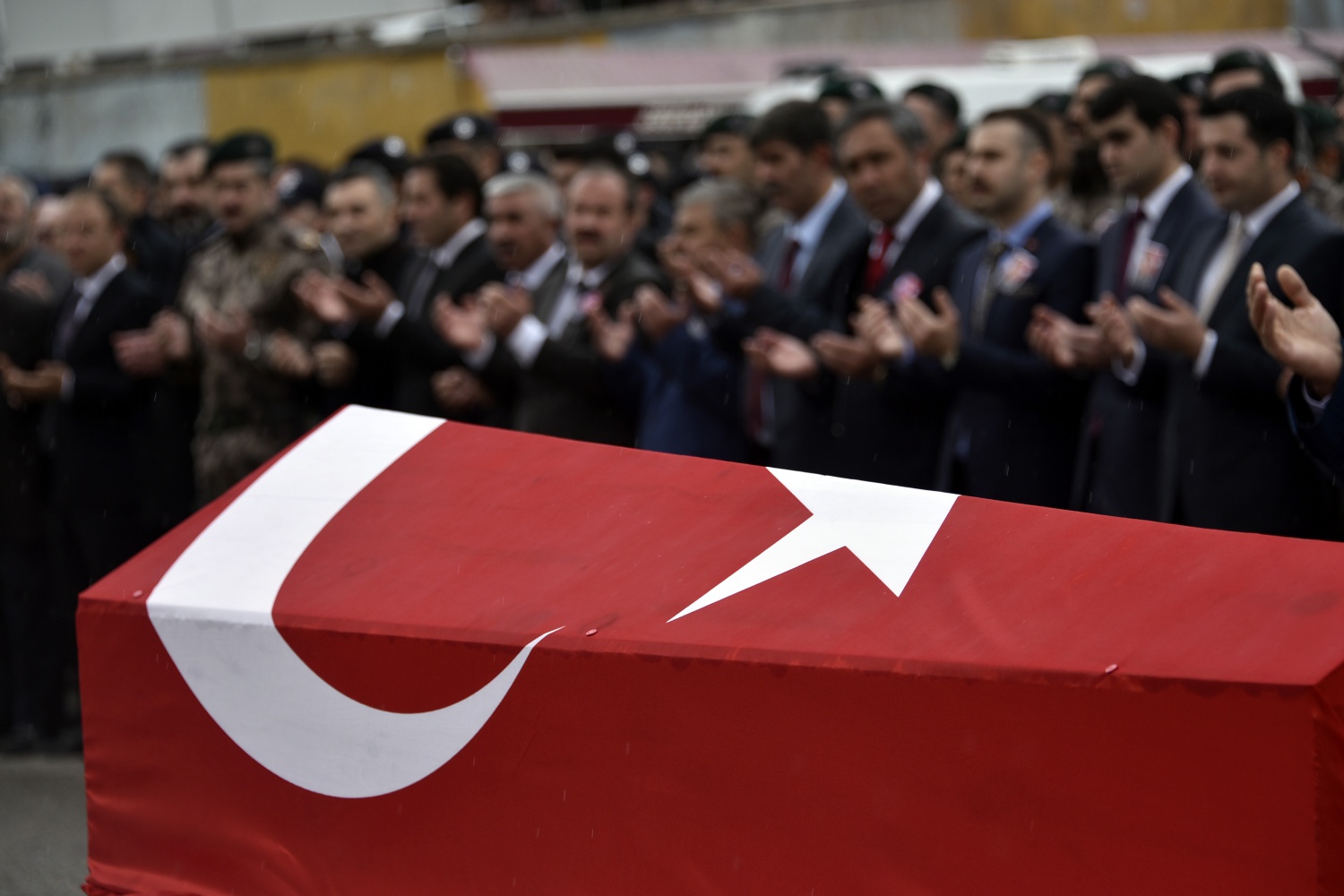 Pehlivan müdür memleketine uğurlandı 2