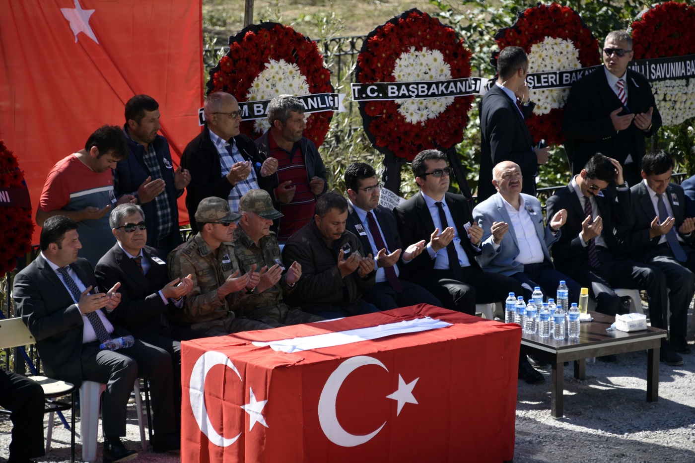 Şehit Uzman Çavuş Tunçel son yolculuğuna uğurlandı 12