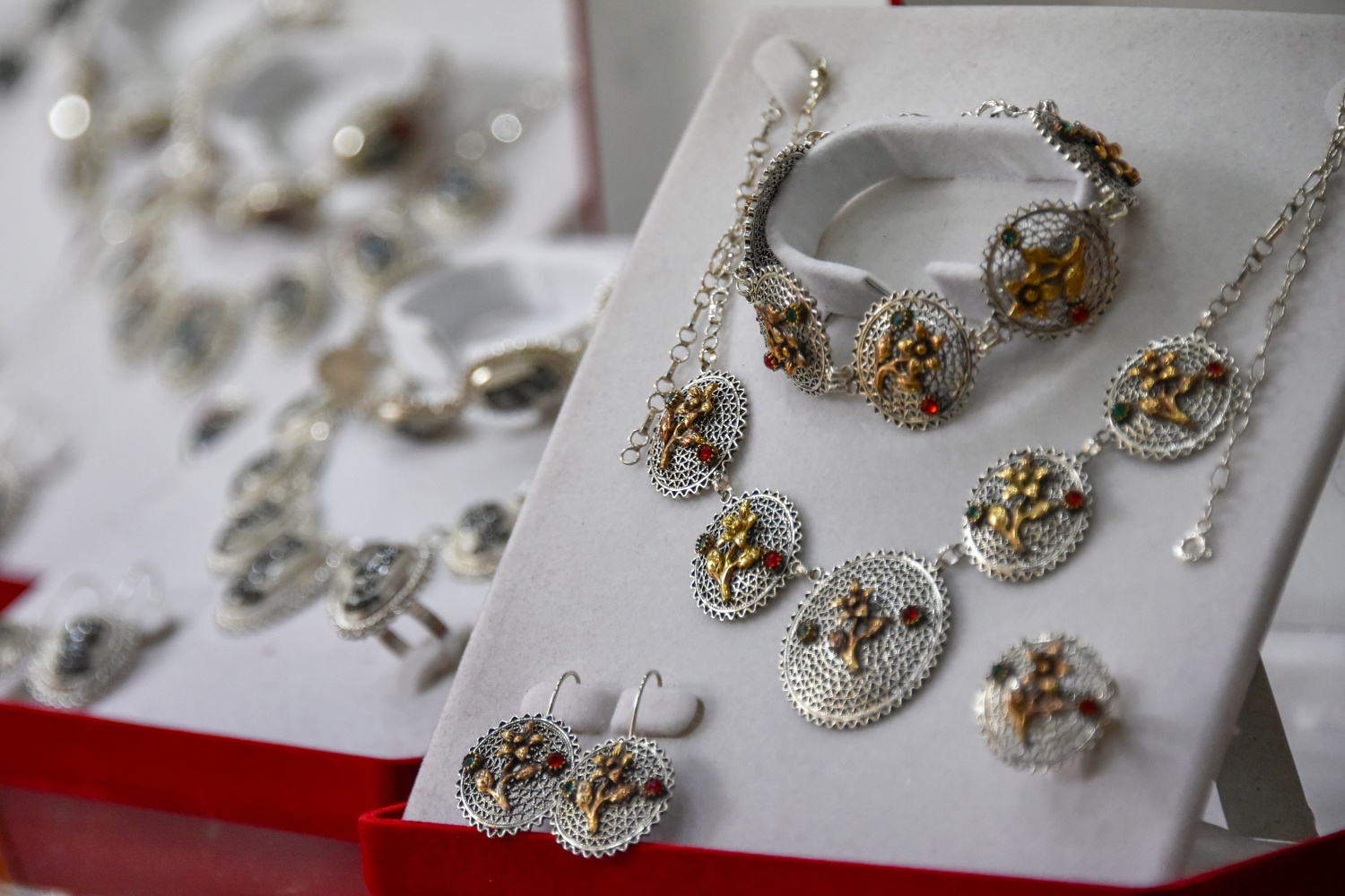 Adını verdiği şehrin kadınlarına ekmek kapısı oldu 11