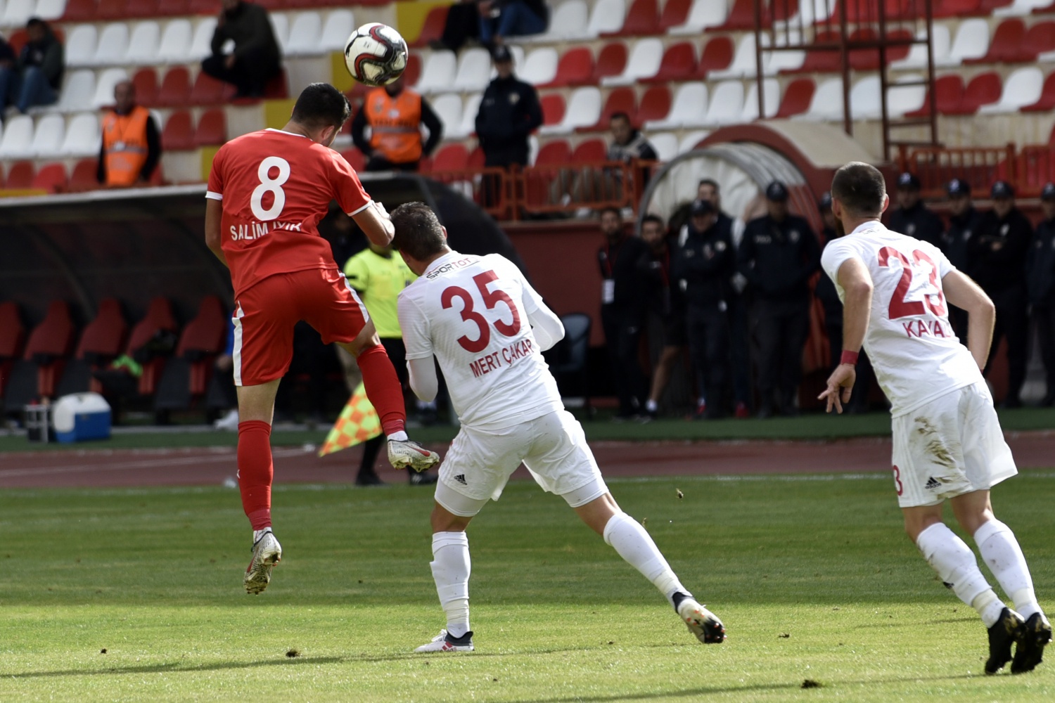 Gümüş evinde 1 puana razı oldu: 1-1 51