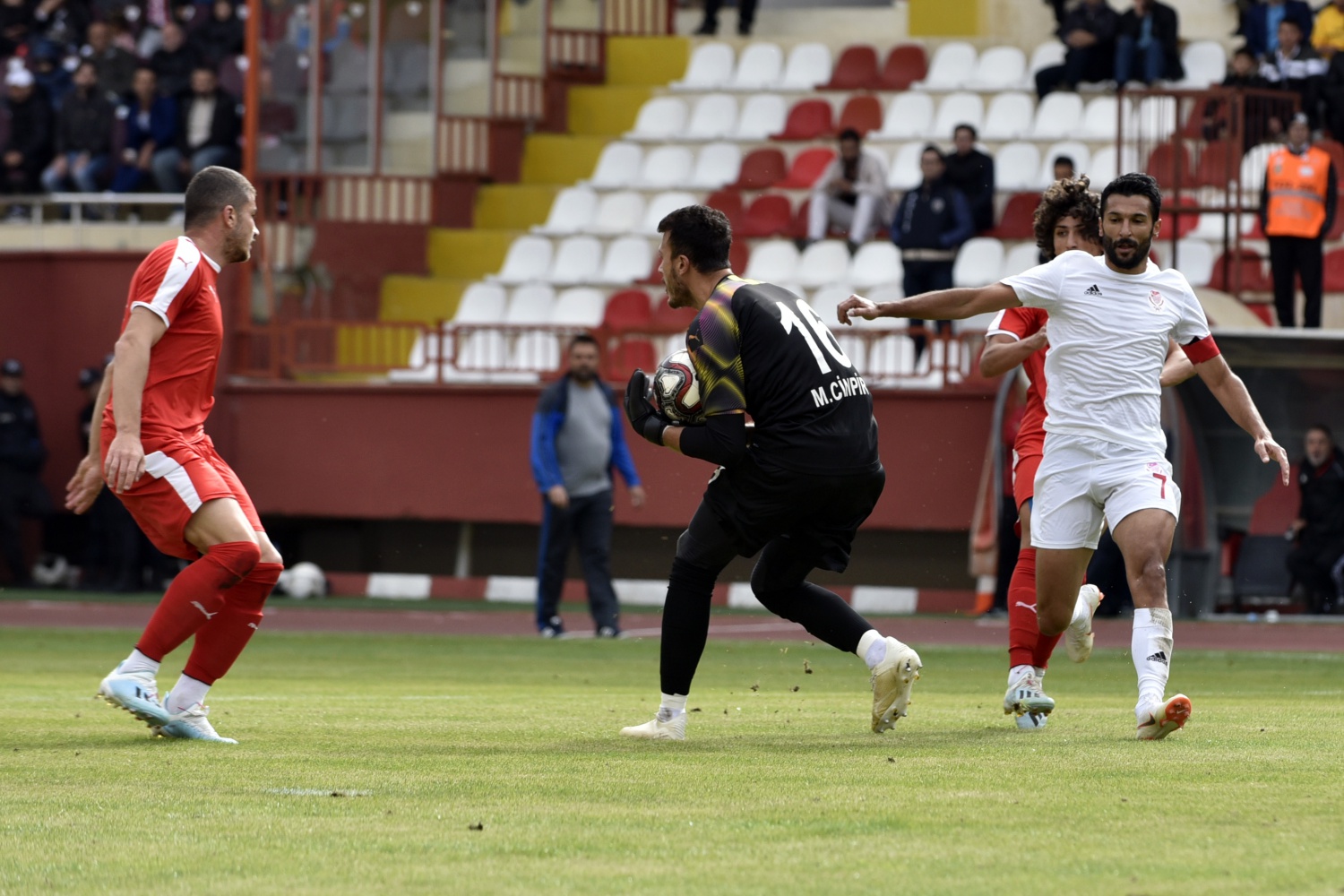 Gümüş evinde 1 puana razı oldu: 1-1 78