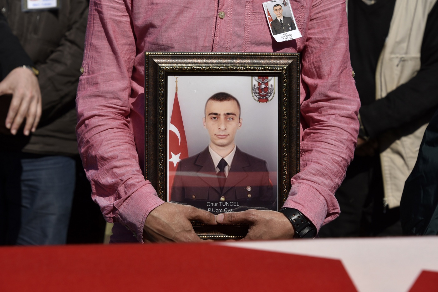 Şehit Uzman Çavuş Tunçel son yolculuğuna uğurlandı 14