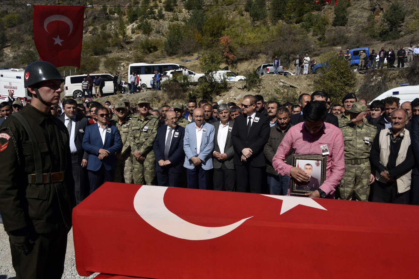 Şehit Uzman Çavuş Tunçel son yolculuğuna uğurlandı 18