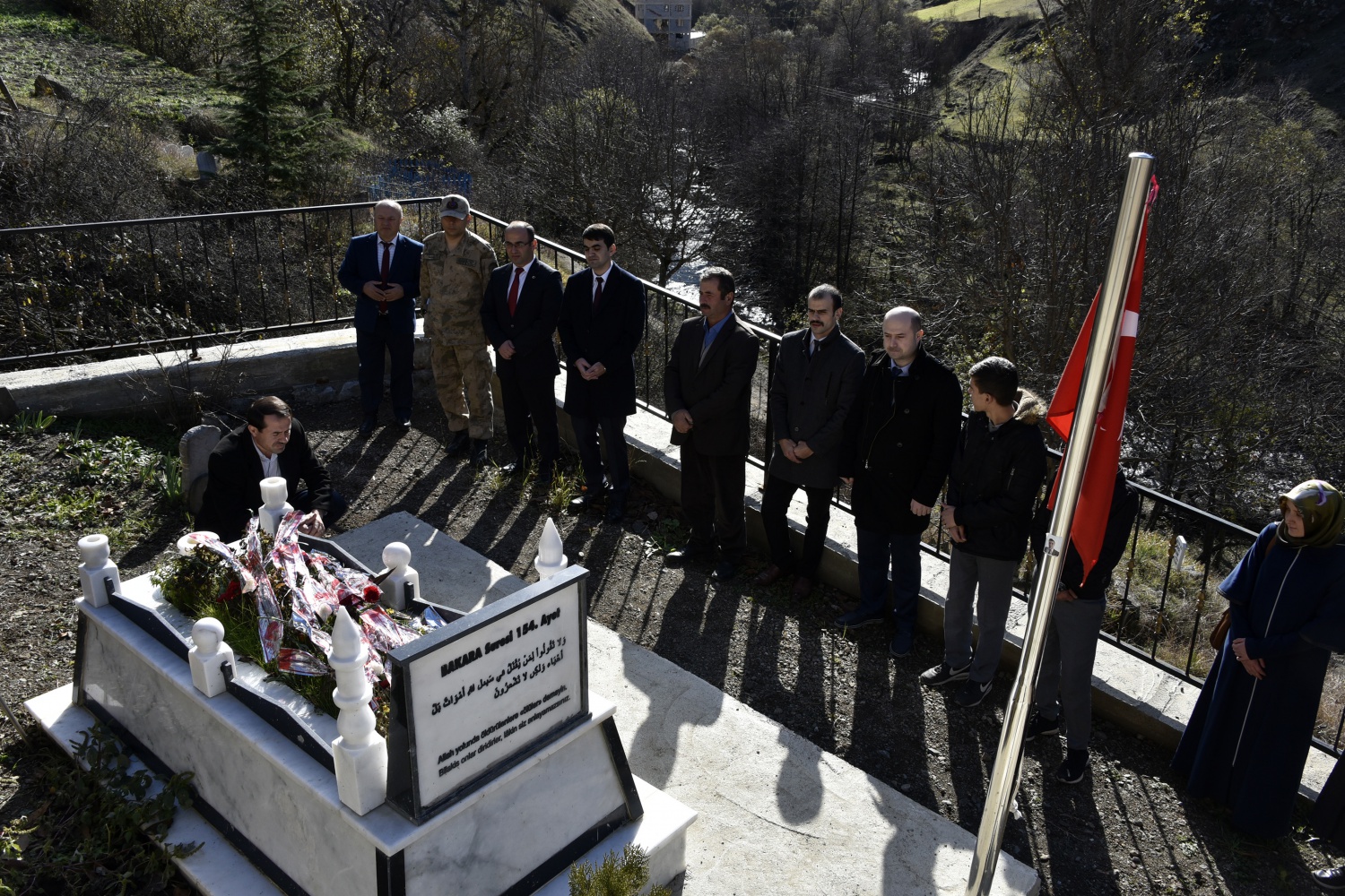 Şehit Öğretmen Necmettin Yılmaz’ın mezarına ziyaretçi akını 1