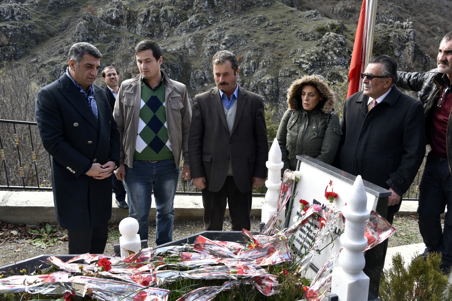 Şehit Öğretmen Necmettin Yılmaz’ın mezarına ziyaretçi akını 20