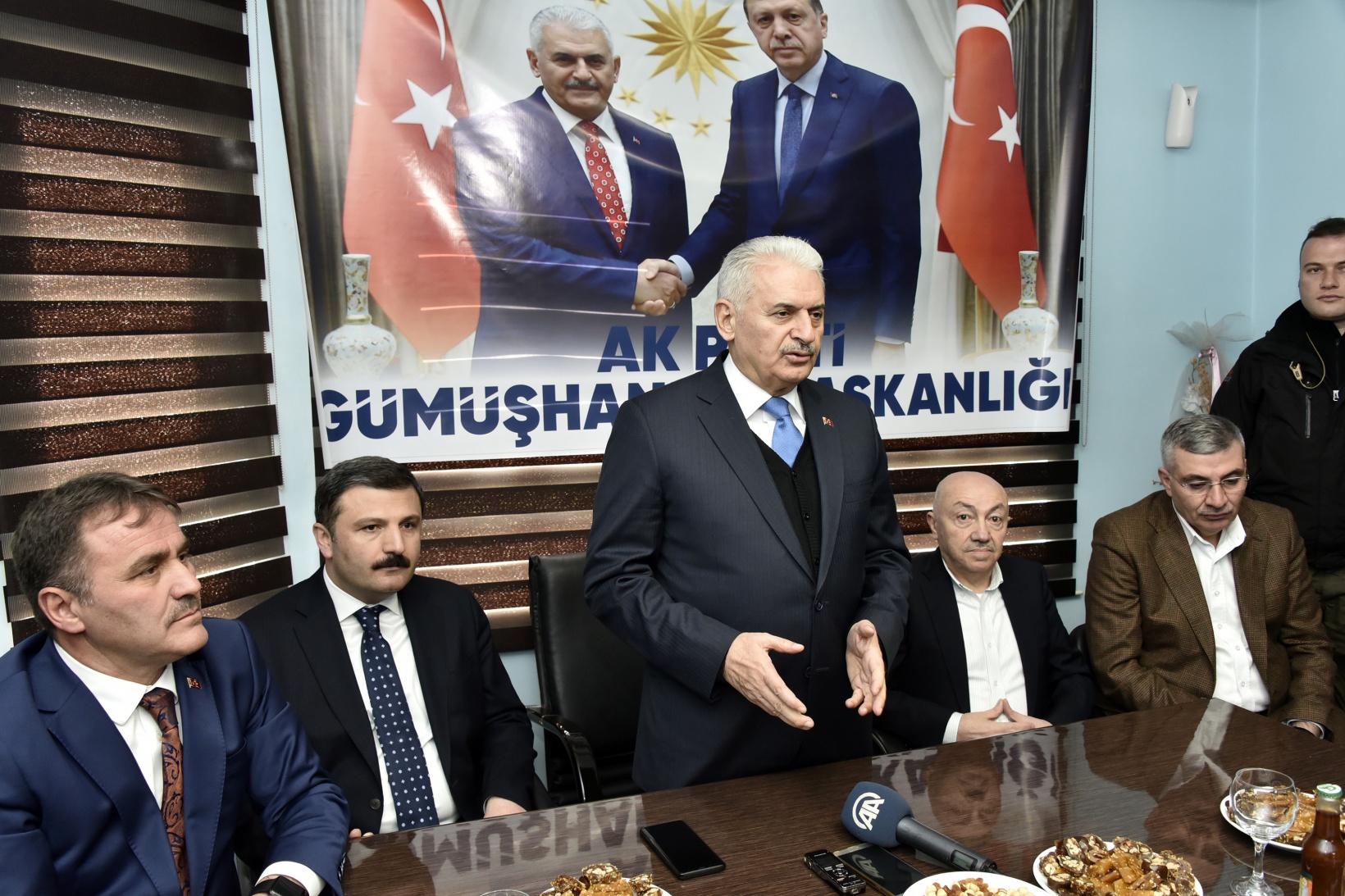 Binali Yıldırım’dan Gümüşhane’de çeşitli ziyaretler 13