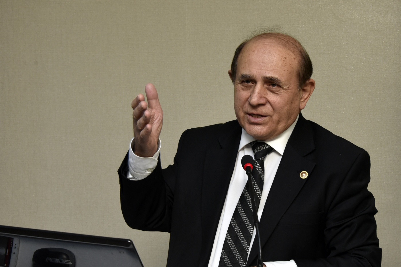 'Bu millete Nobel ödülünün verilmesi gerek' 13