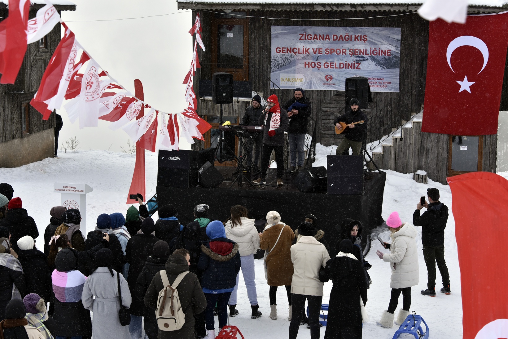 Zigana Dağında Kış Gençlik ve Spor Şenliği düzenlendi 14