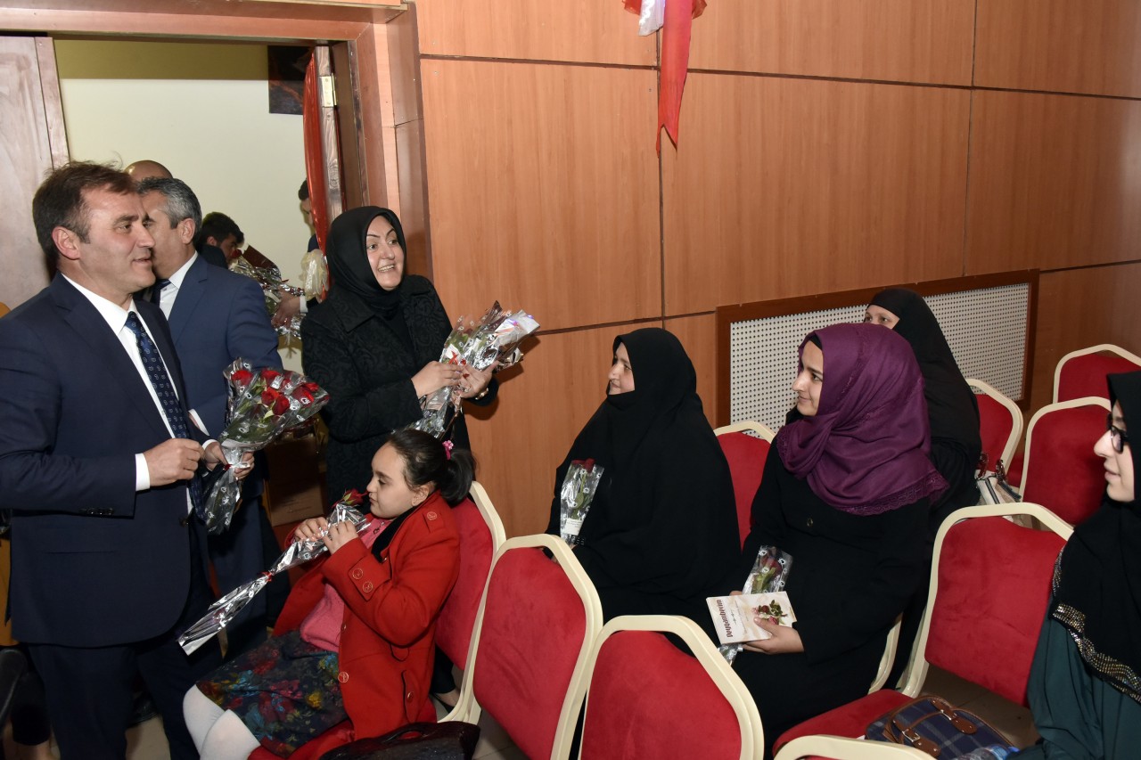 Gümüşhane Belediyesinden Kutlu Doğum ve Şehitleri Anma Programı 1