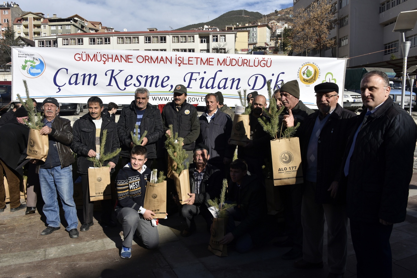 'Çam kesme, fidan dik' 7