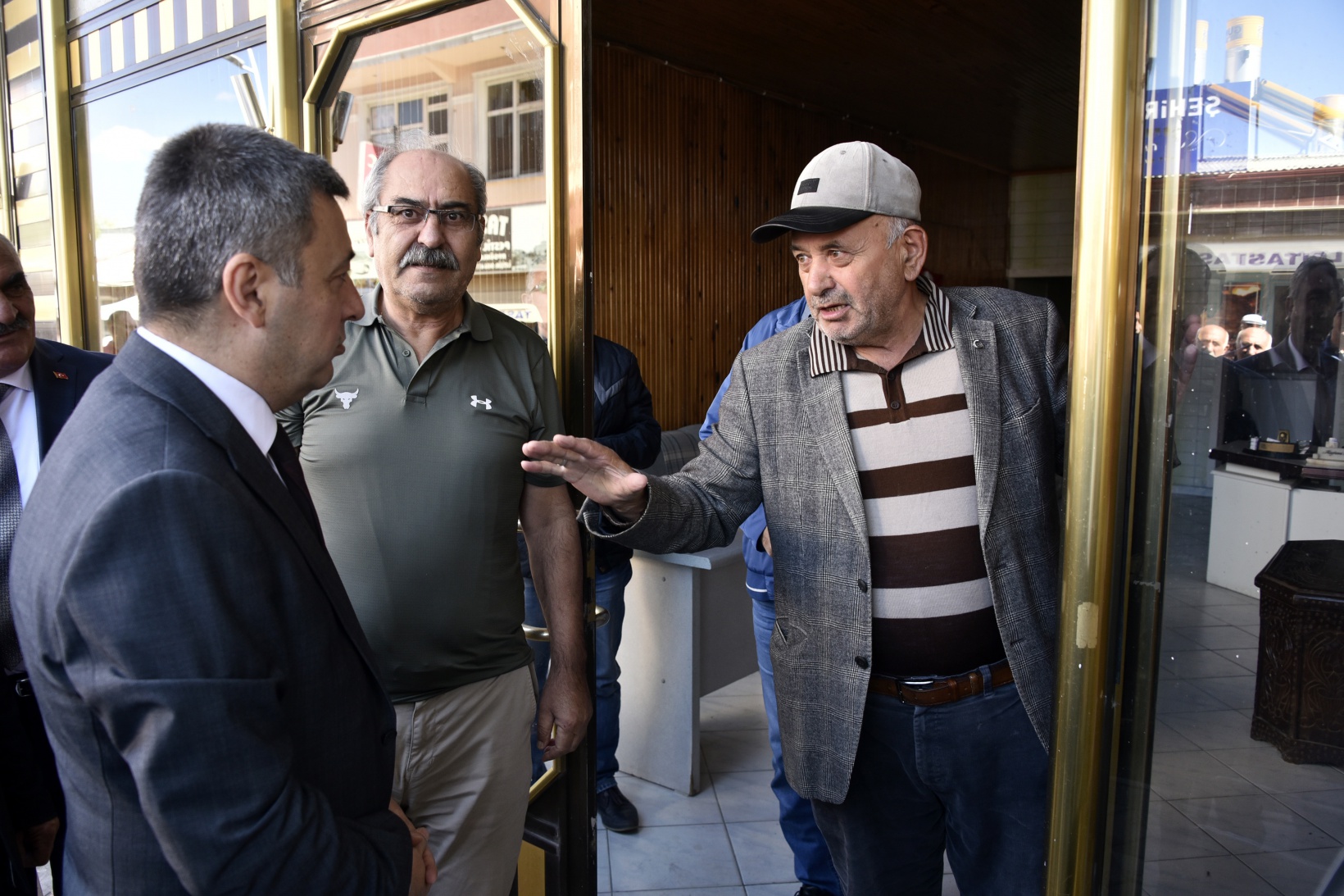 Vali Tanrısever Köse’de incelemelerde bulundu 32