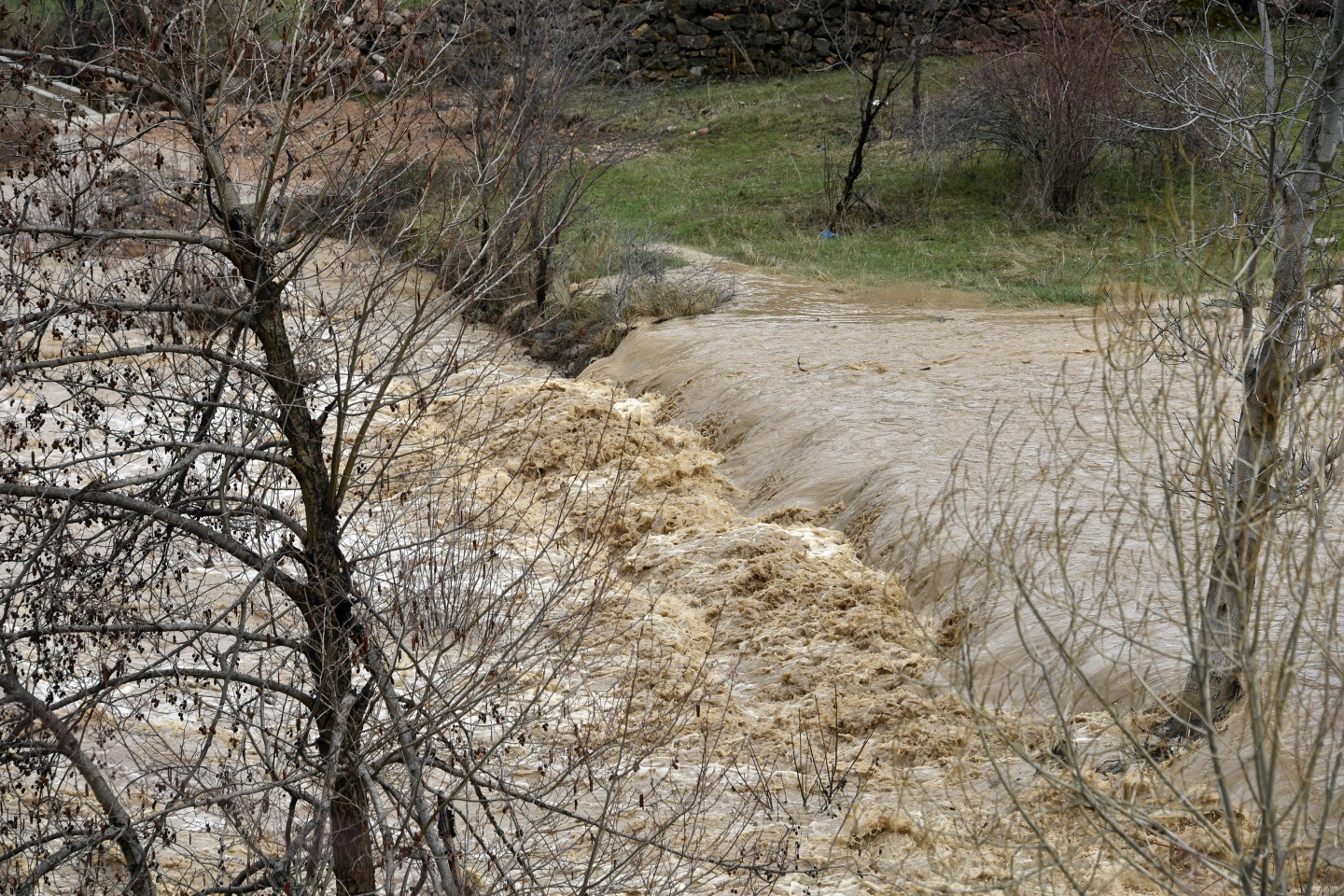 Gümüşhane’de yağmur dereleri taşırdı 4