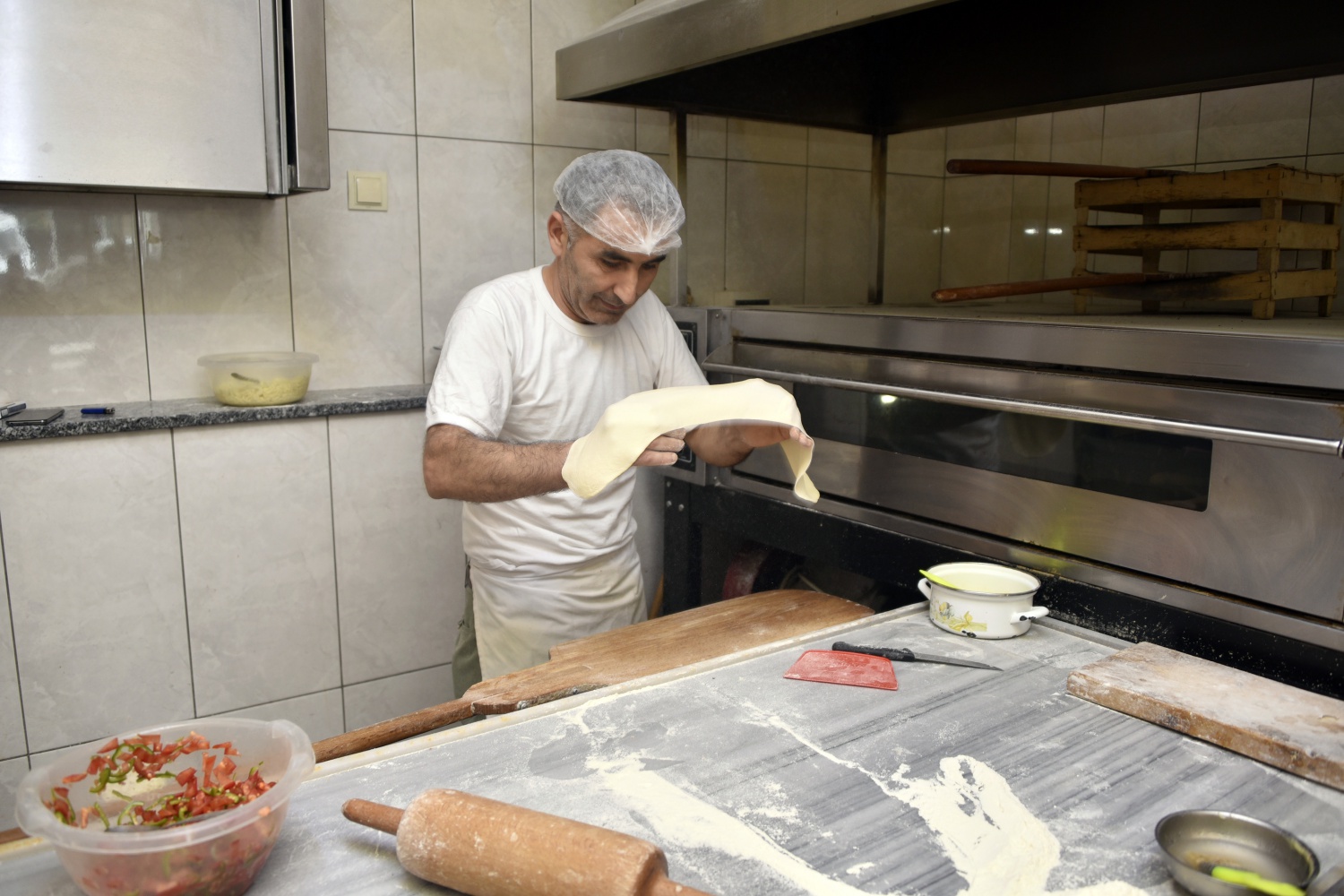 Bu pideyi yemek için kilometrelerce yol geliyorlar 6