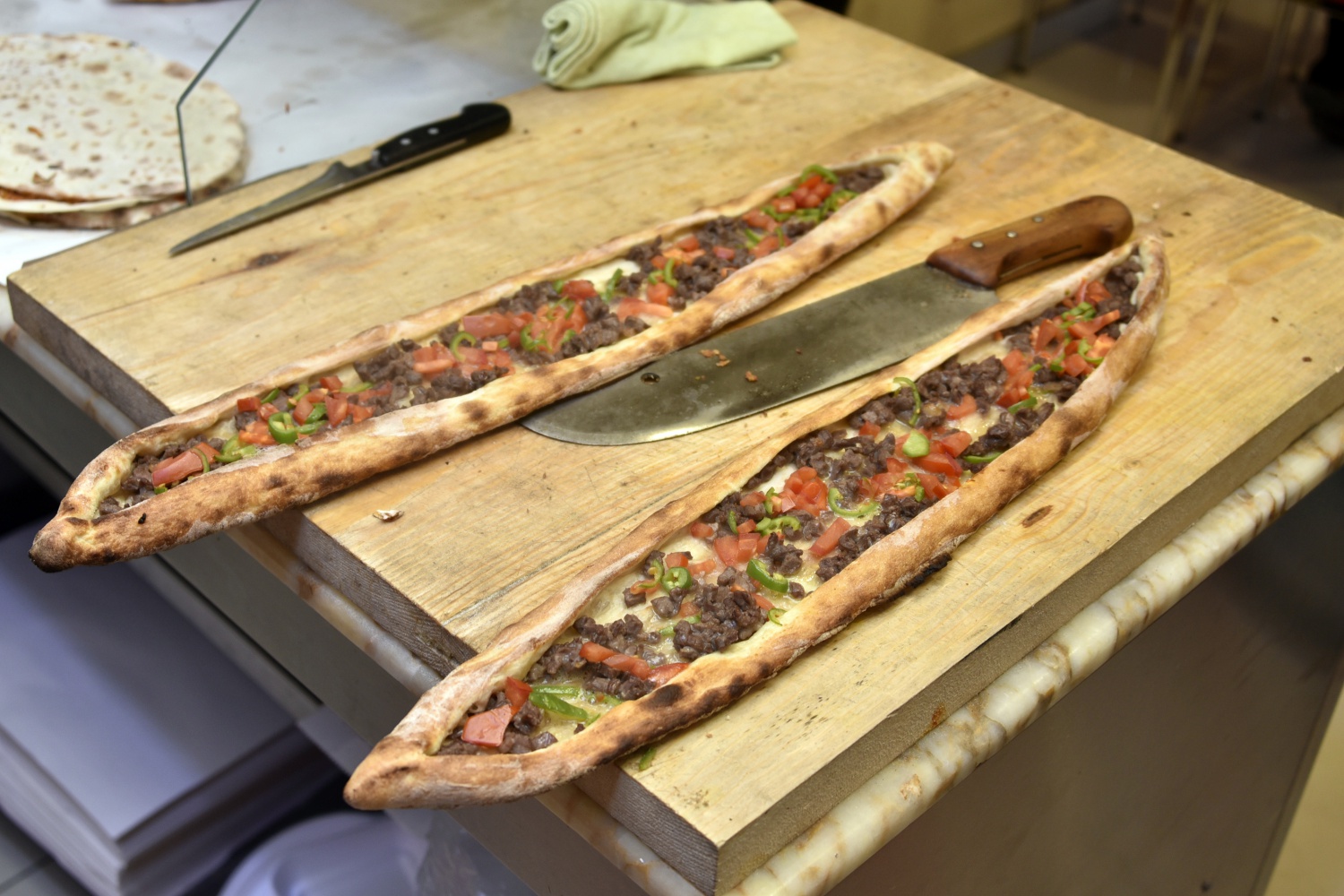 Bu pideyi yemek için kilometrelerce yol geliyorlar 8