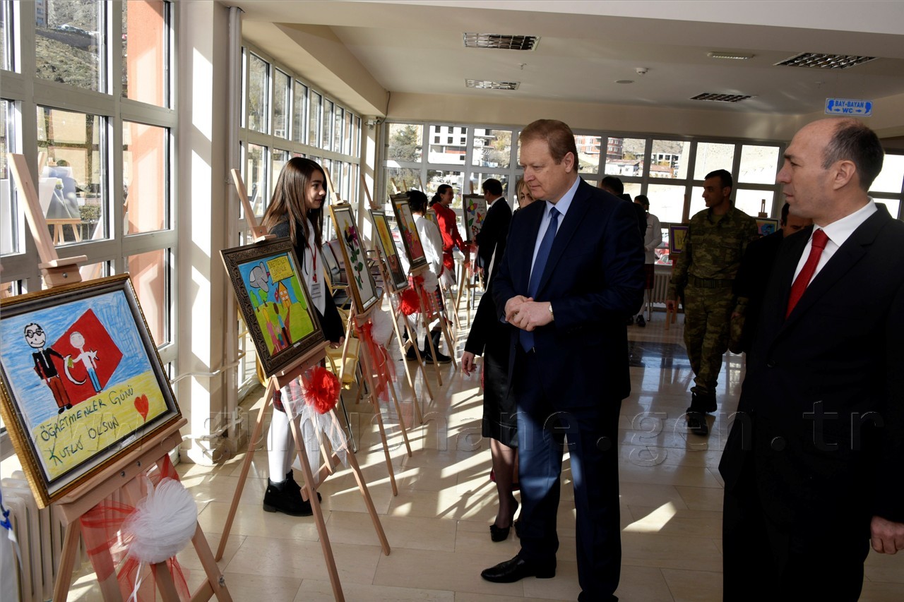 Gümüşhane'de 24 Kasım Öğretmenler Günü kutlandı 1