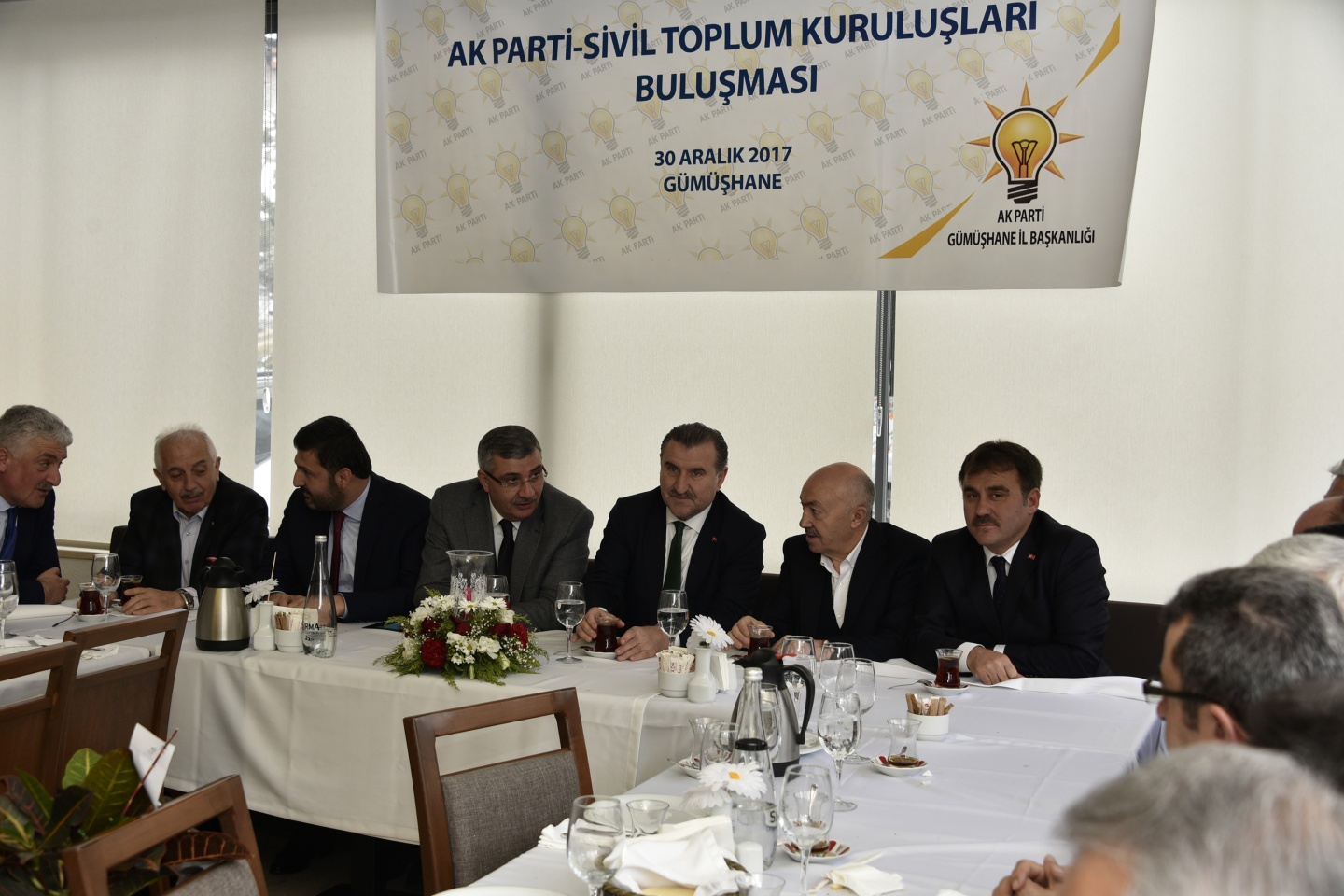 AK Parti STK’larla buluştu 1