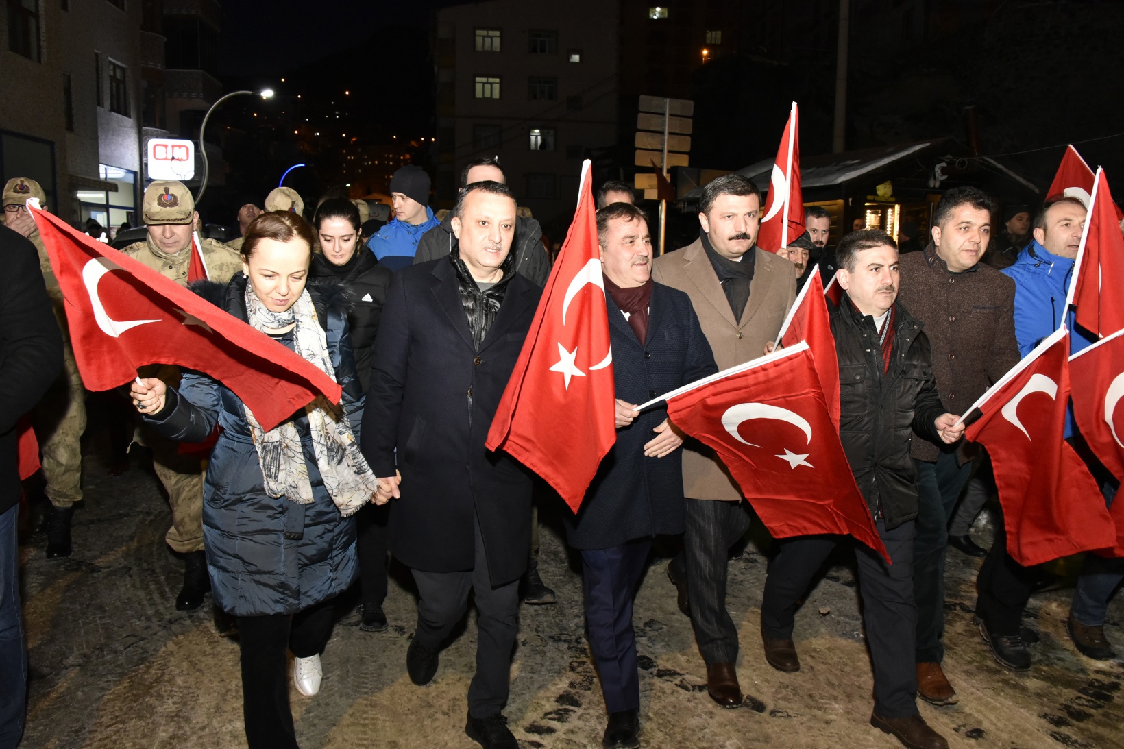 Gümüşhane’de eksi 5 derecede kurtuluş yürüyüşü 8