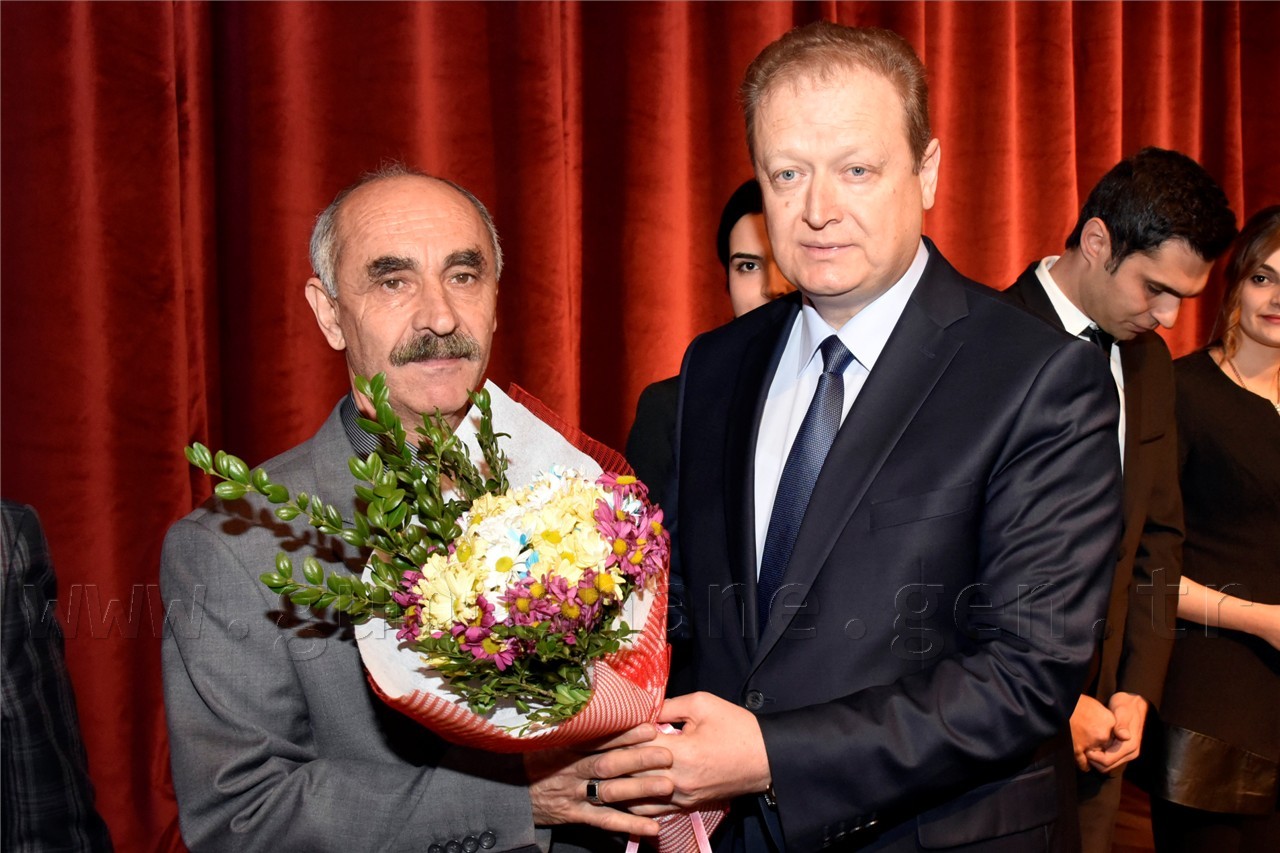 Gümüşhane'de 24 Kasım Öğretmenler Günü kutlandı 5