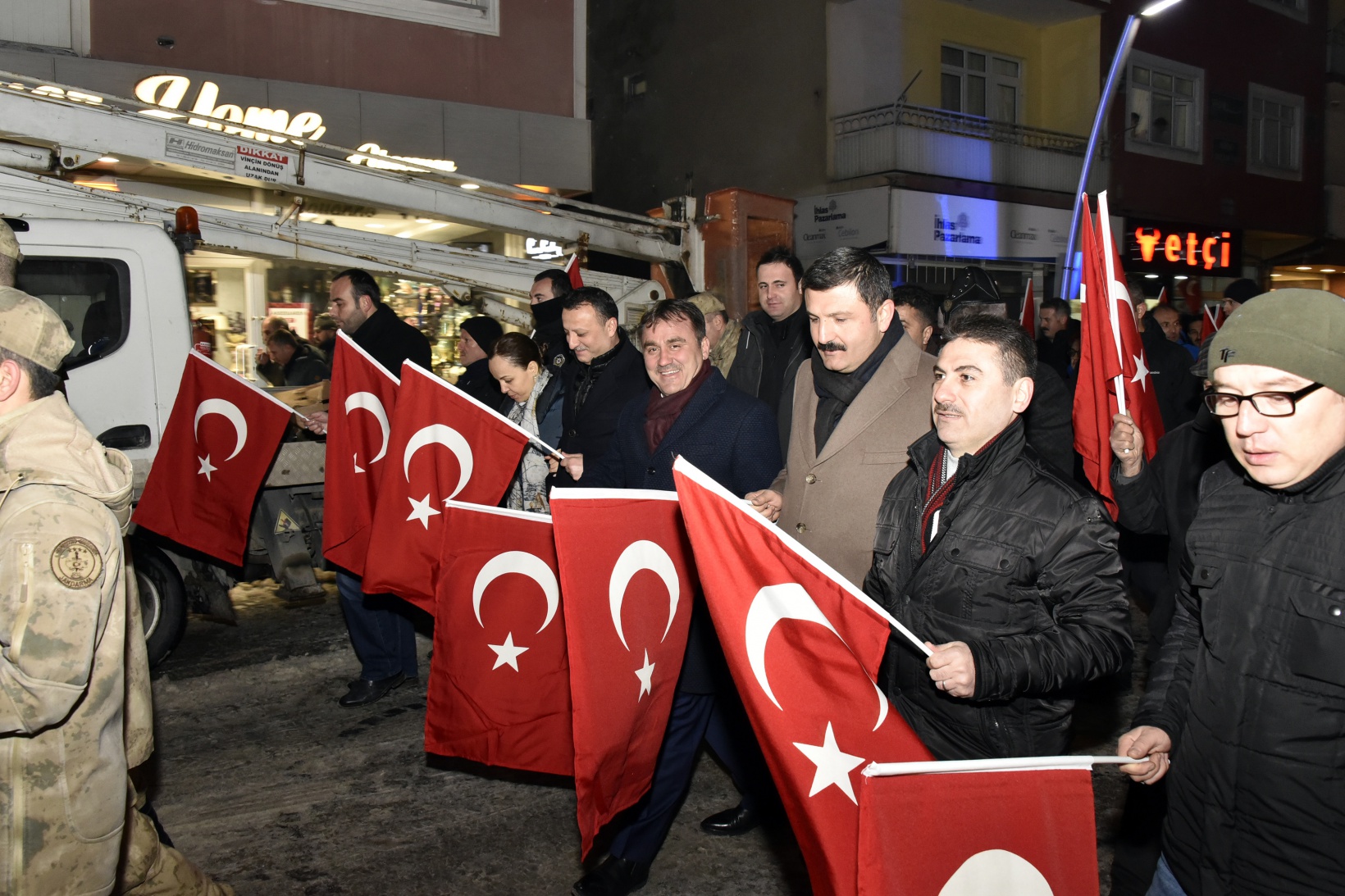 Gümüşhane’de eksi 5 derecede kurtuluş yürüyüşü 17