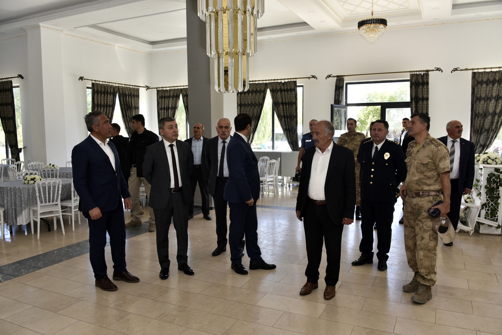 Vali Tanrısever Köse’de incelemelerde bulundu 55