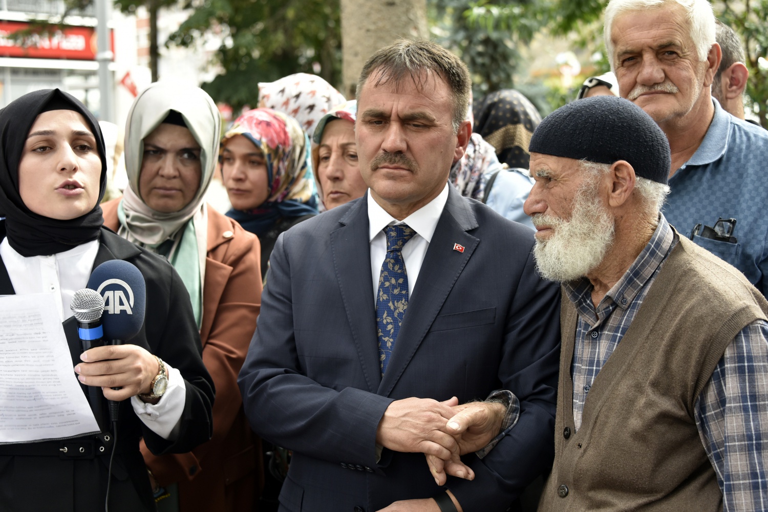 Gümüşhane’deki STK’lardan evlat nöbeti tutan annelere destek 13