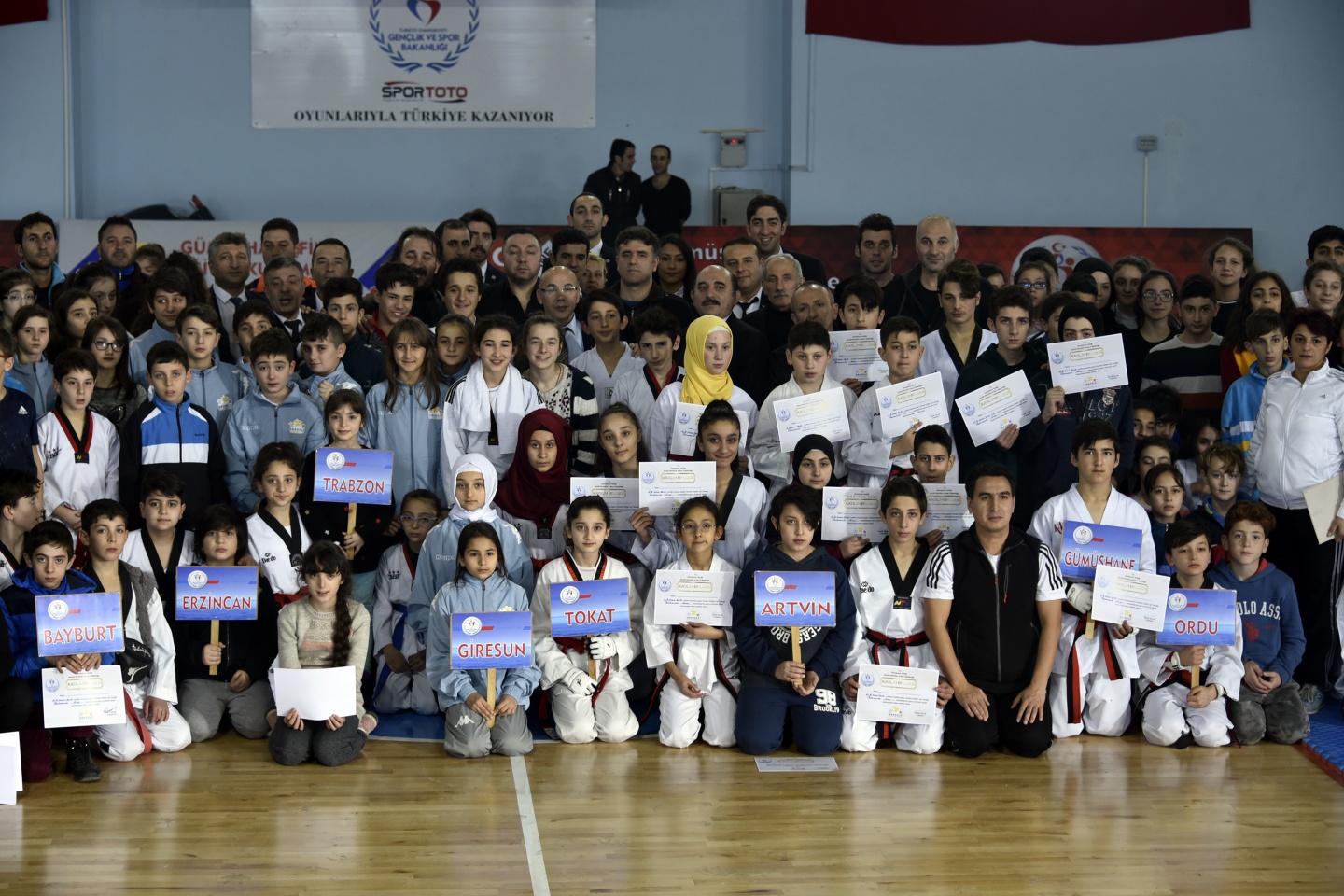 Anadolu Yıldızlar Ligi Taekwondo grup müsabakaları Gümüşhane’de yapılıyor 14