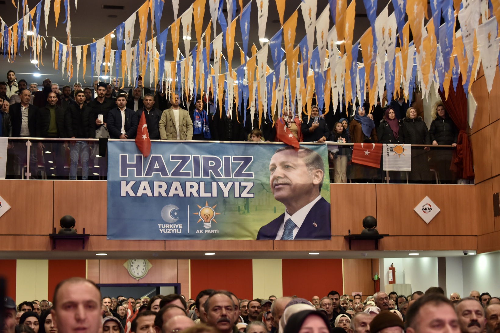AK Parti’den aday tanıtım toplantısı 25