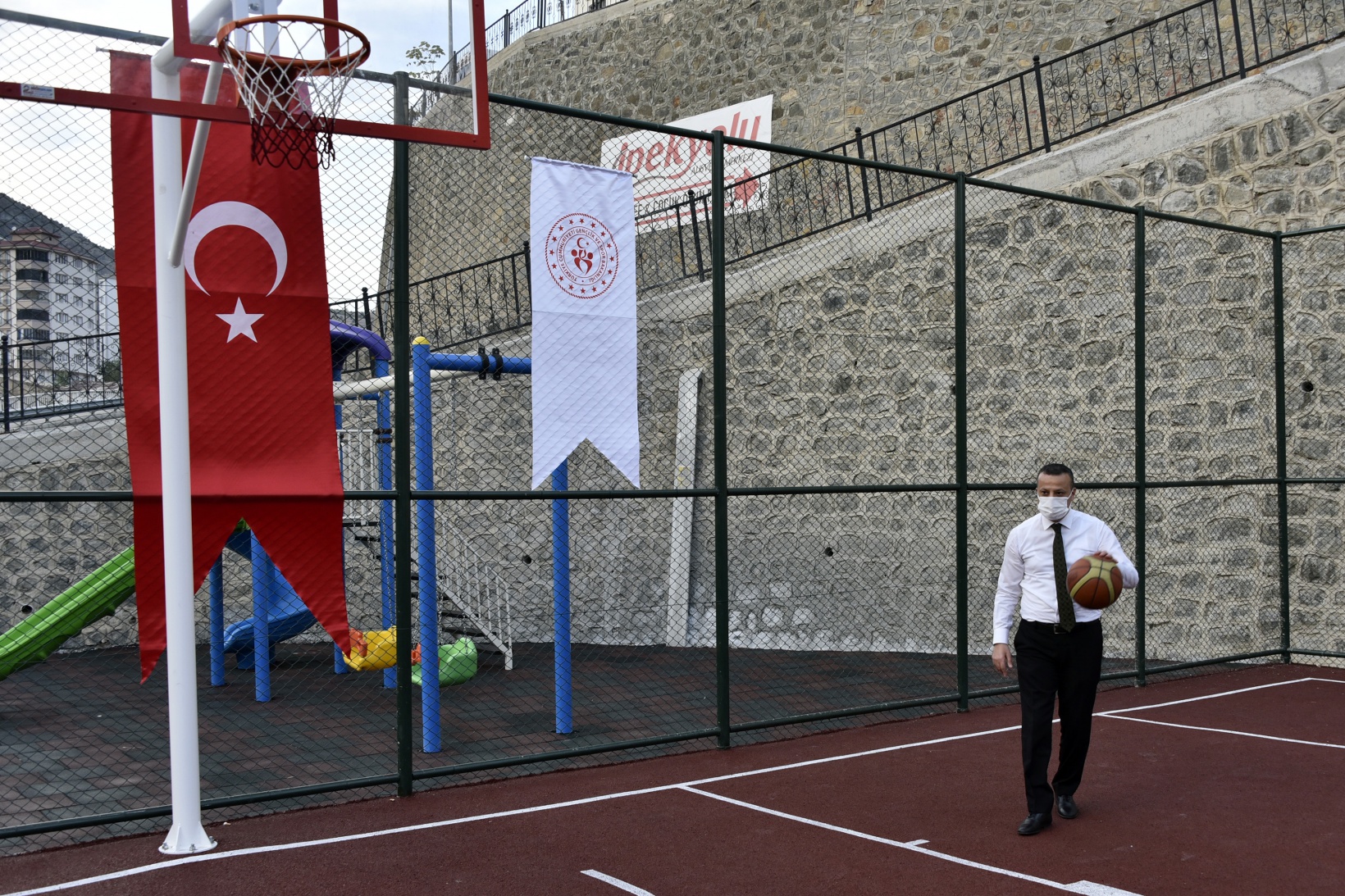 Gümüşhane'de 35 semt sahasının yapımı tamamlandı 12