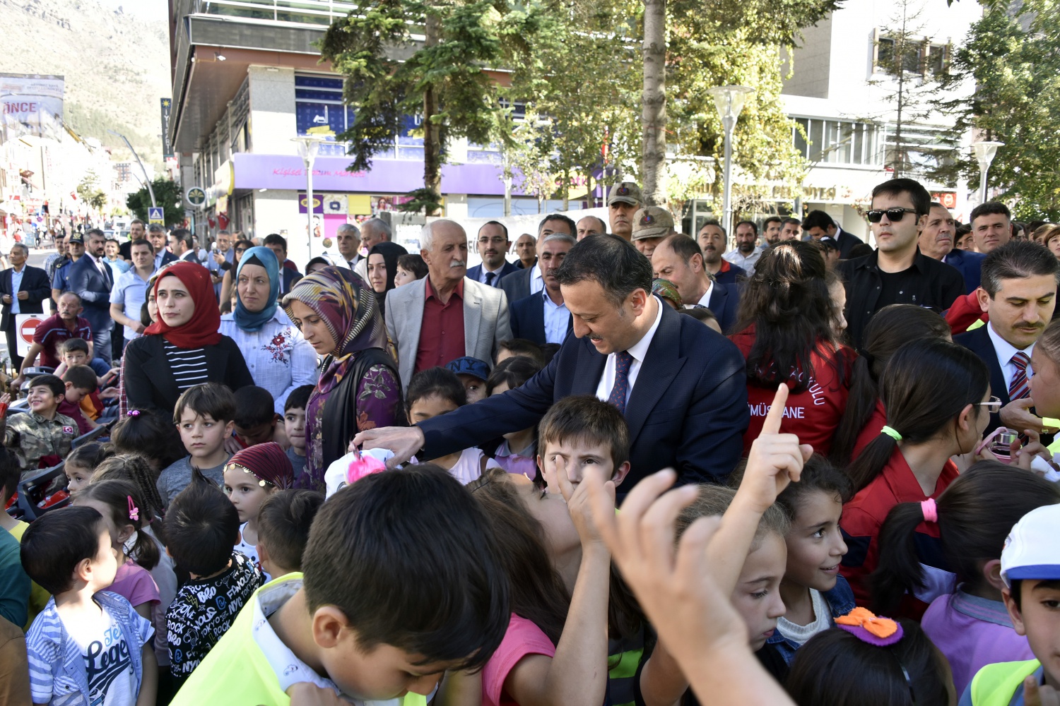 Gümüşhane’de yayalara yol verenlere teşekkür belgesi verildi 21