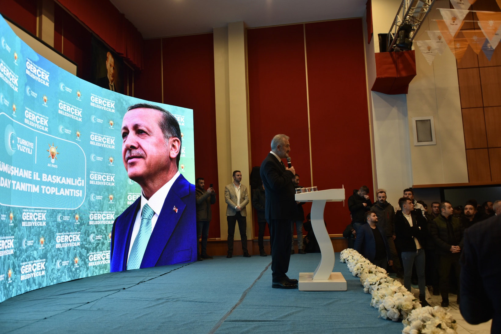 AK Parti’den aday tanıtım toplantısı 26