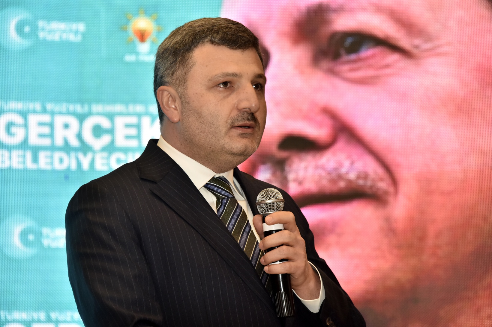 AK Parti’den aday tanıtım toplantısı 19