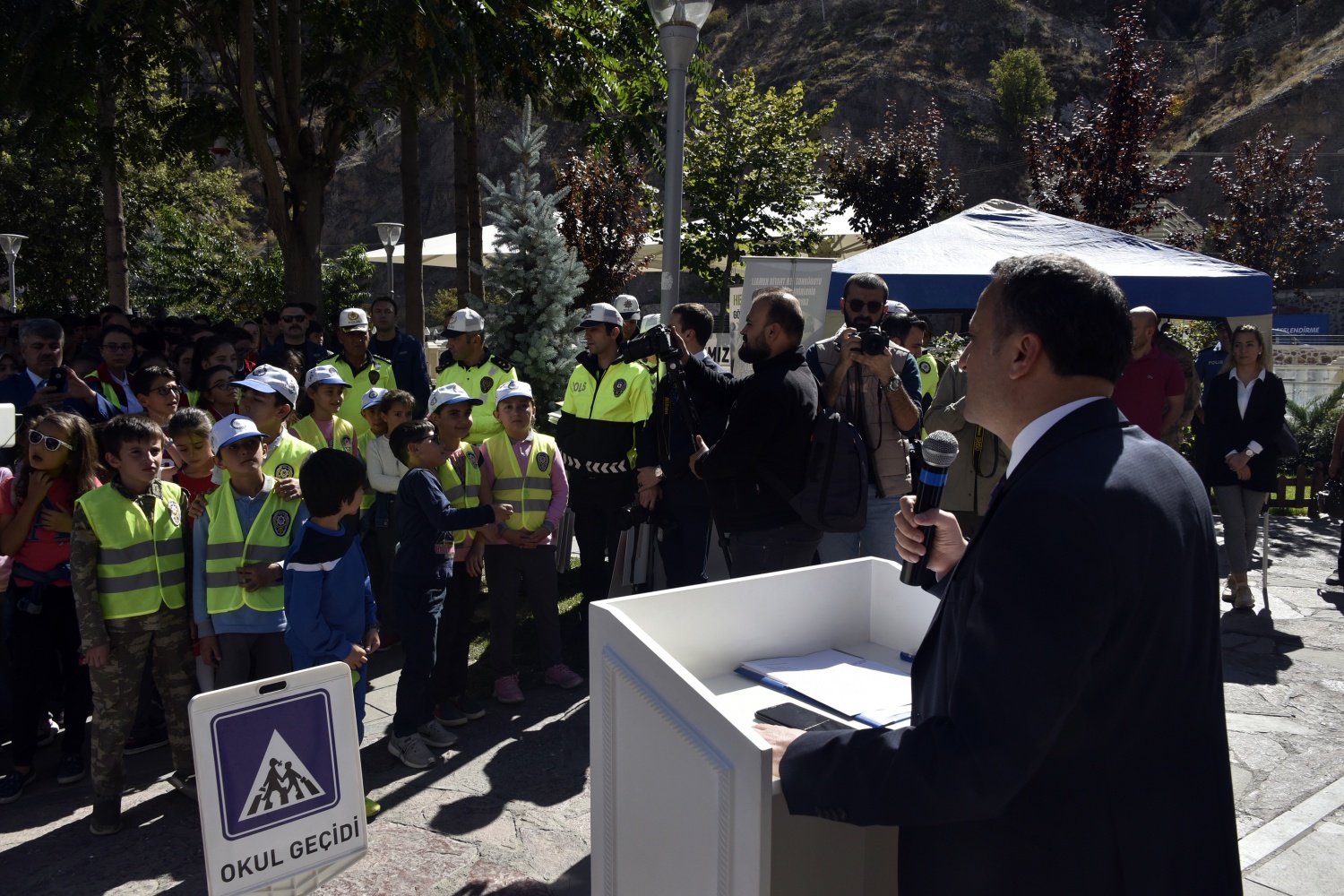 Gümüşhane’de yayalara yol verenlere teşekkür belgesi verildi 25