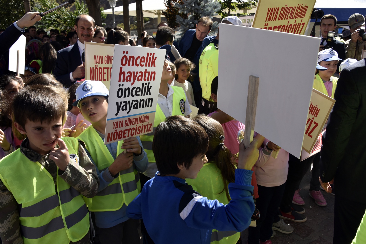 Gümüşhane’de yayalara yol verenlere teşekkür belgesi verildi 11