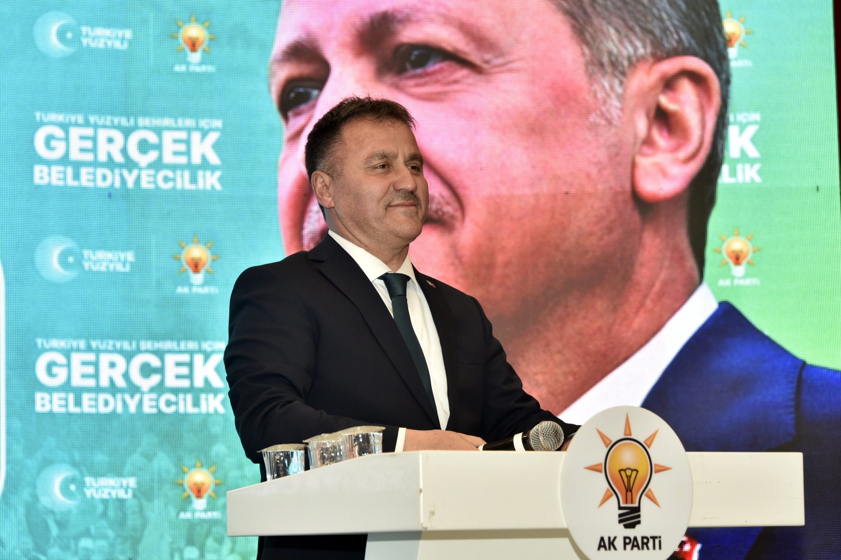 AK Parti’den aday tanıtım toplantısı 37