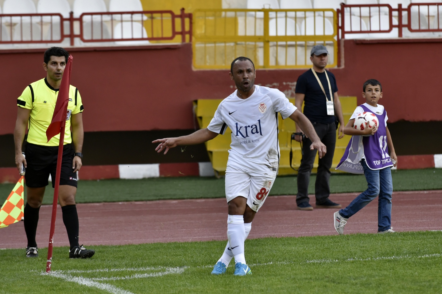 Gümüş'ten süper başlangıç: 2-1 69