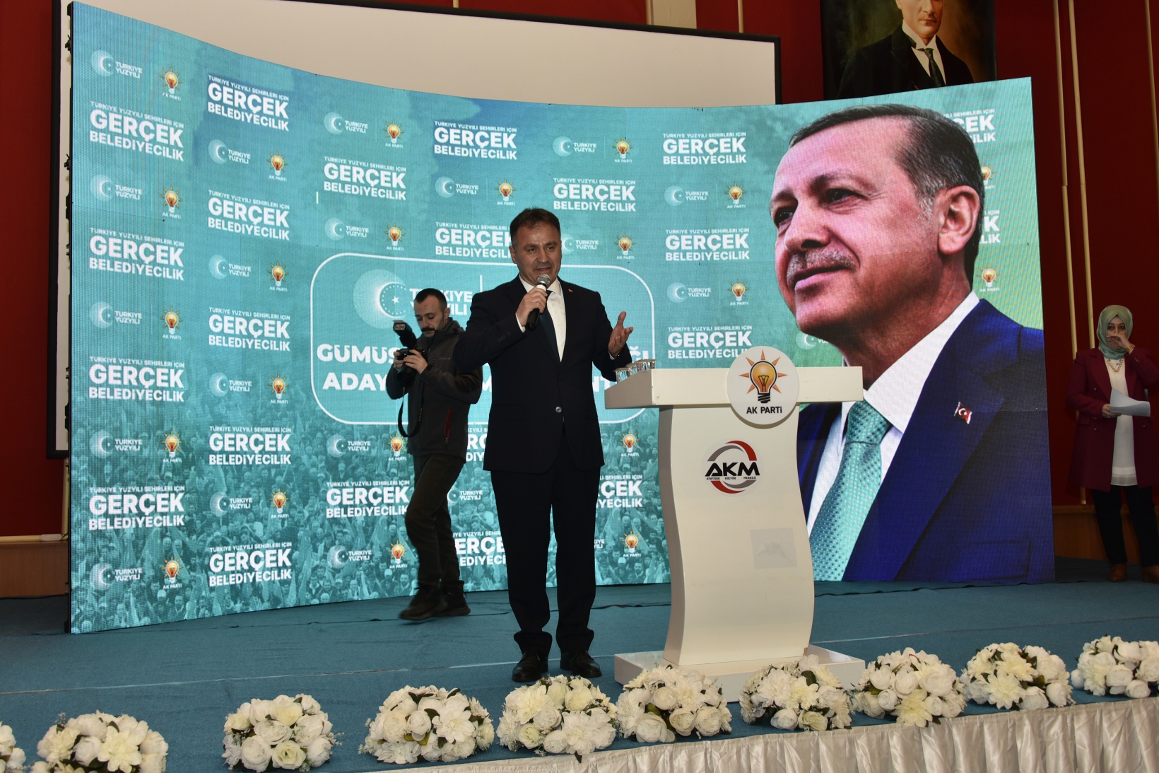 AK Parti’den aday tanıtım toplantısı 13