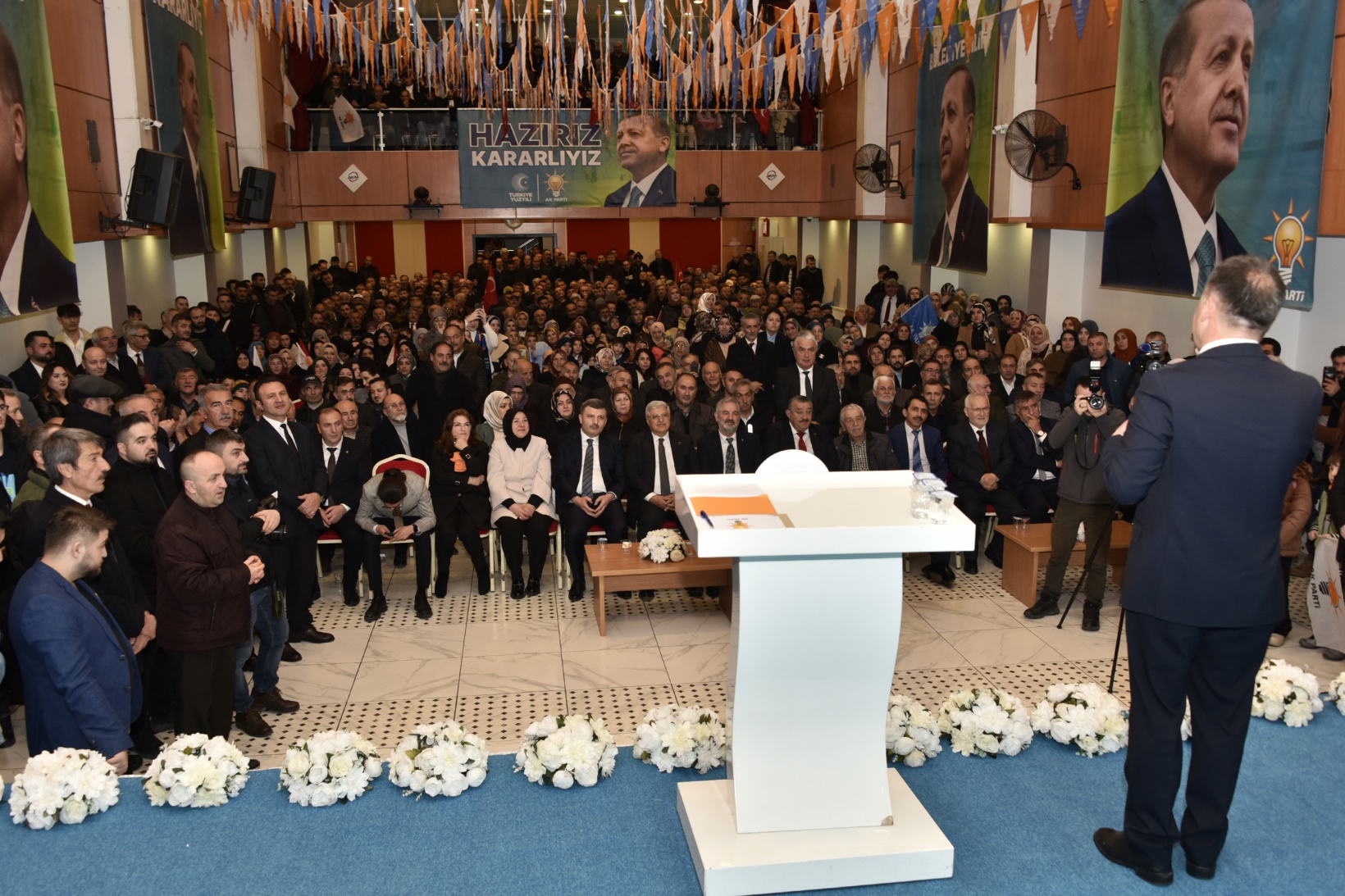 AK Parti’den aday tanıtım toplantısı 18