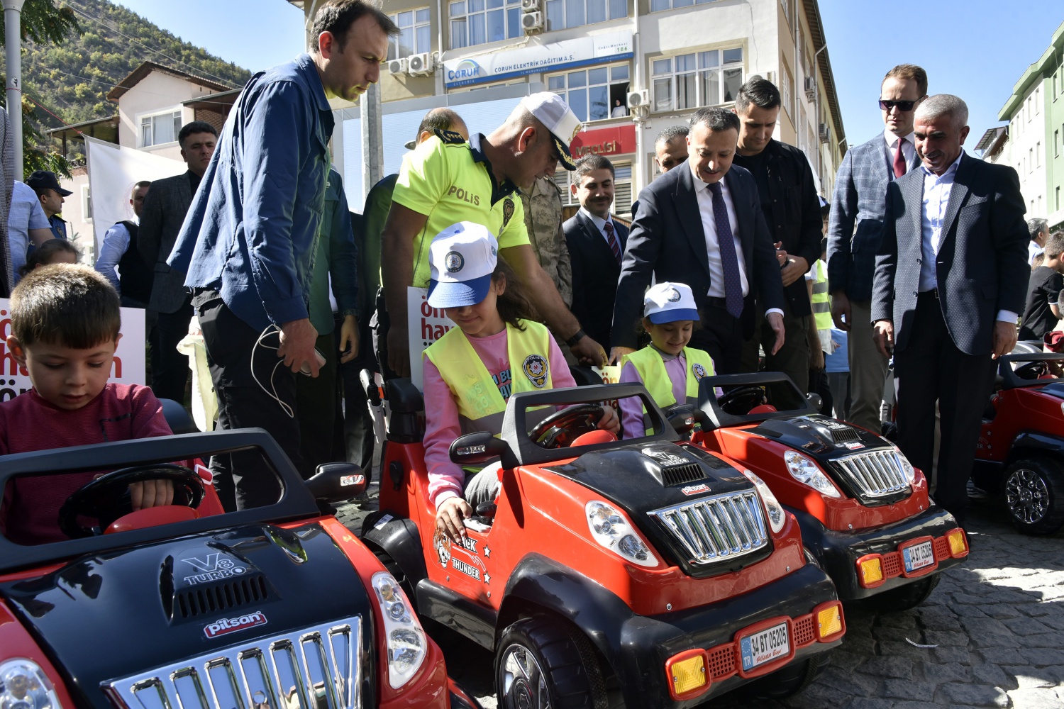 Gümüşhane’de yayalara yol verenlere teşekkür belgesi verildi 27