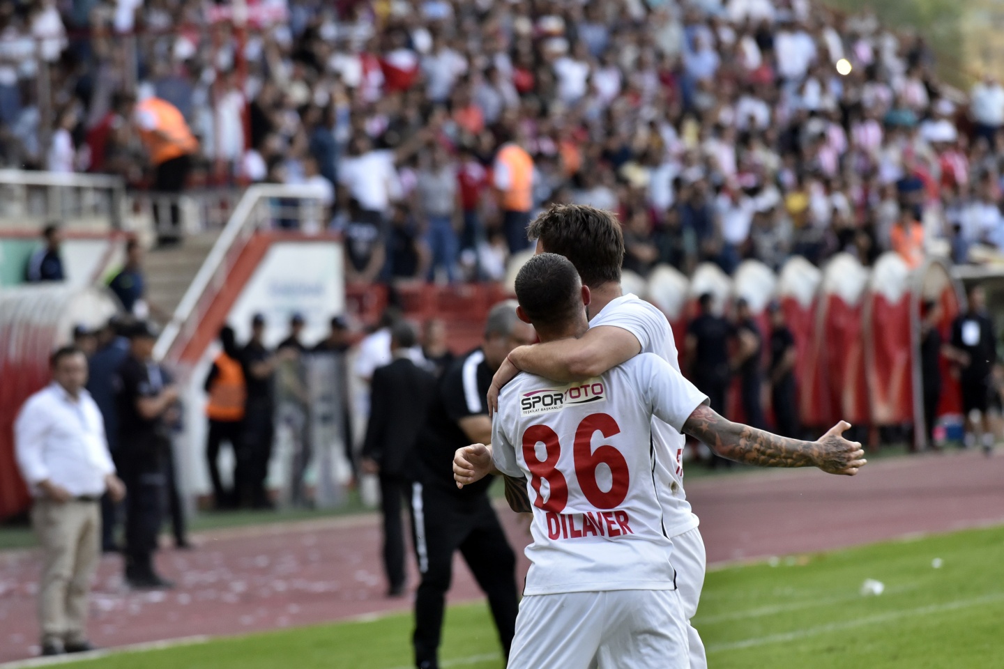 Gümüş'ten süper başlangıç: 2-1 74