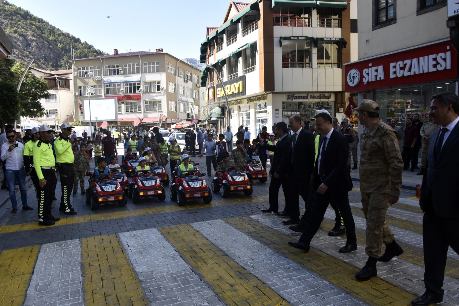Gümüşhane’de yayalara yol verenlere teşekkür belgesi verildi 30