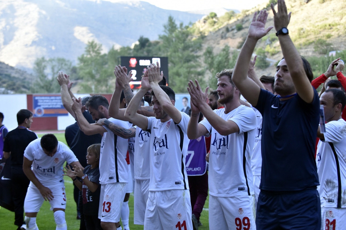 Gümüş'ten süper başlangıç: 2-1 78