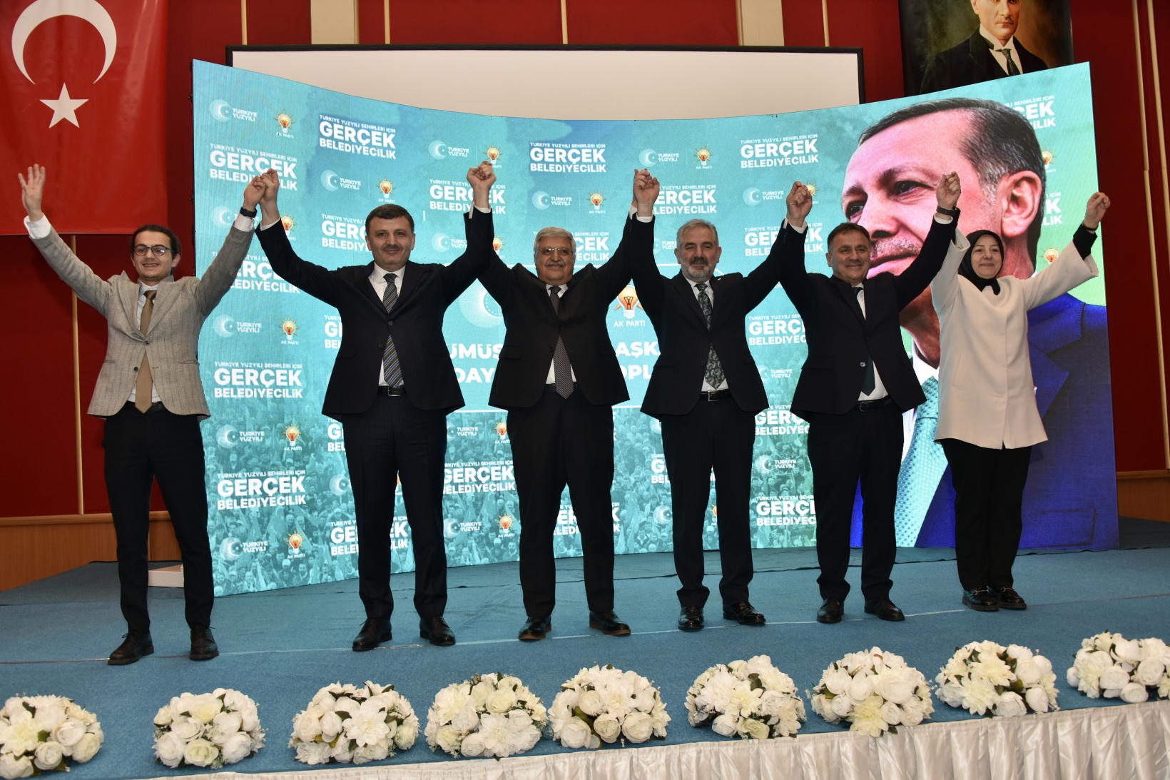 AK Parti’den aday tanıtım toplantısı 40