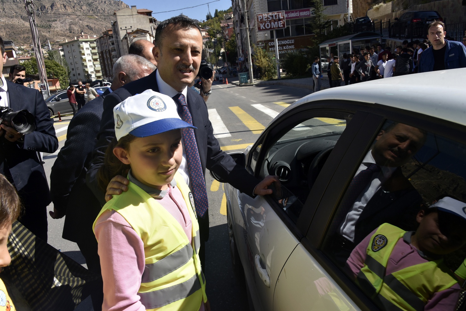 Gümüşhane’de yayalara yol verenlere teşekkür belgesi verildi 15