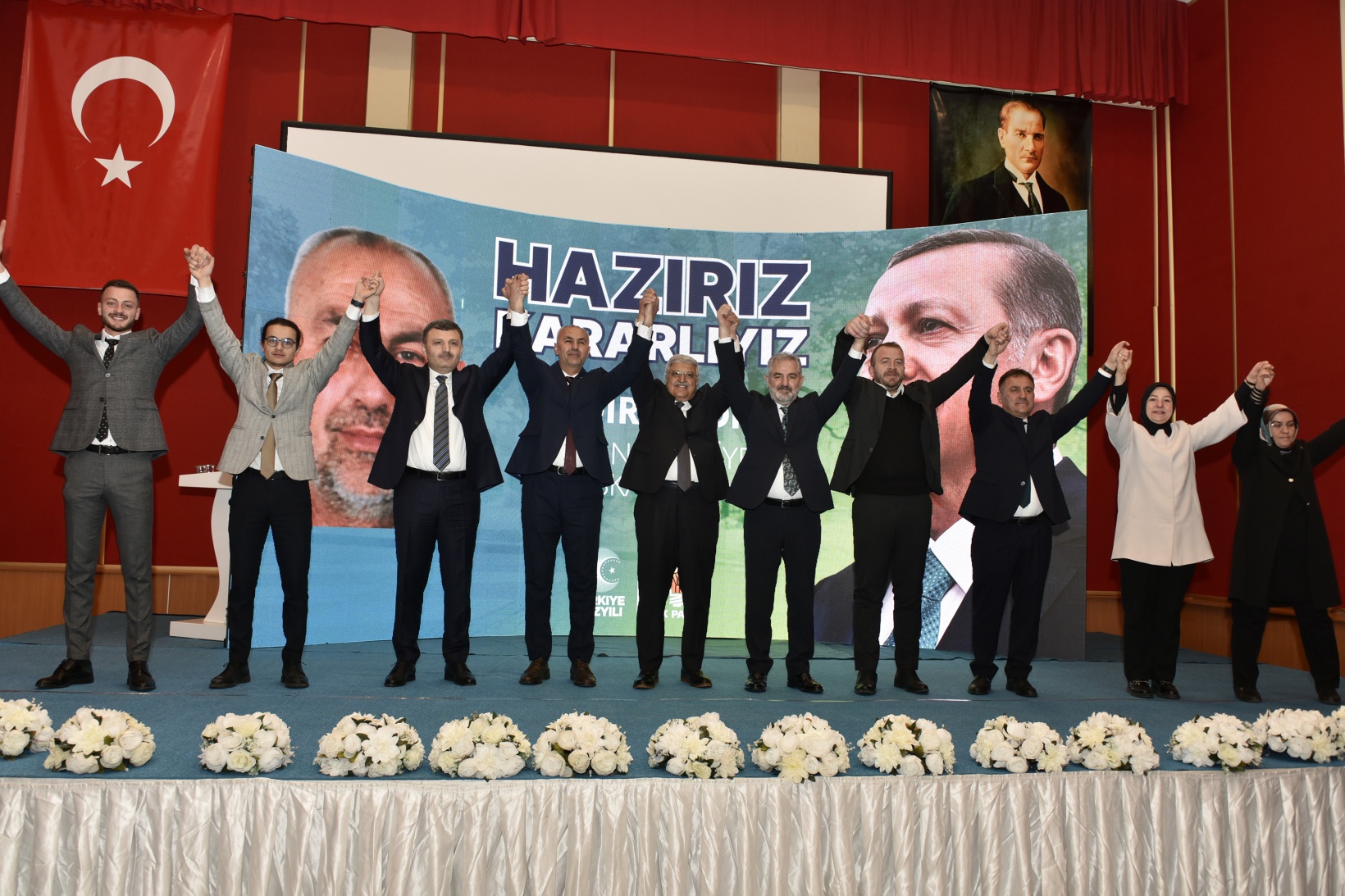 AK Parti’den aday tanıtım toplantısı 11