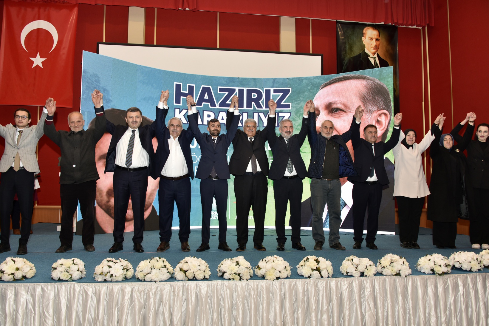 AK Parti’den aday tanıtım toplantısı 32