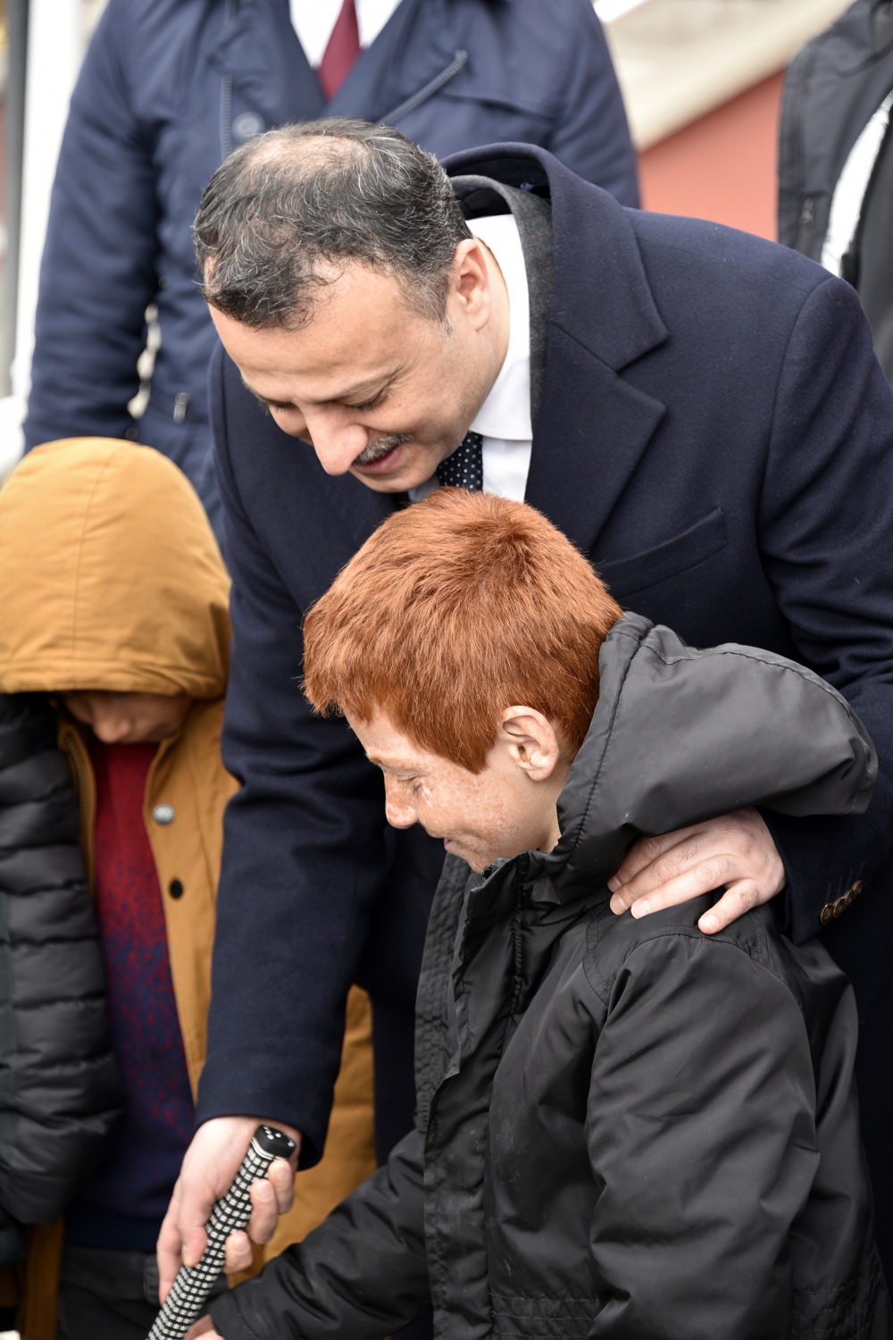 Vali Taşbilek köy okulunda çocuklarla buluştu 15